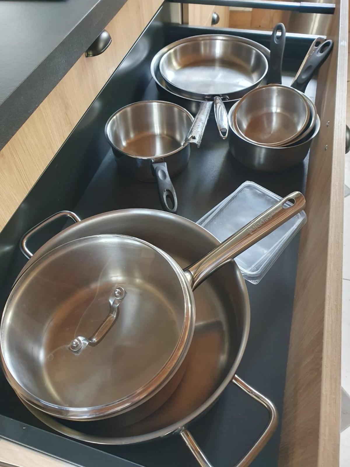 de la salle gite 8 personnes à la campagne avec jacuzzi 4 chambres 3 WC