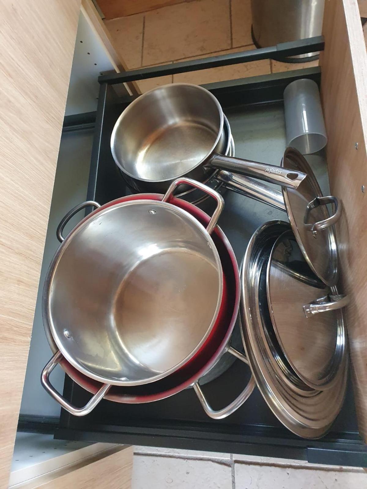 de la salle gite 8 personnes à la campagne avec jacuzzi 4 chambres 3 WC