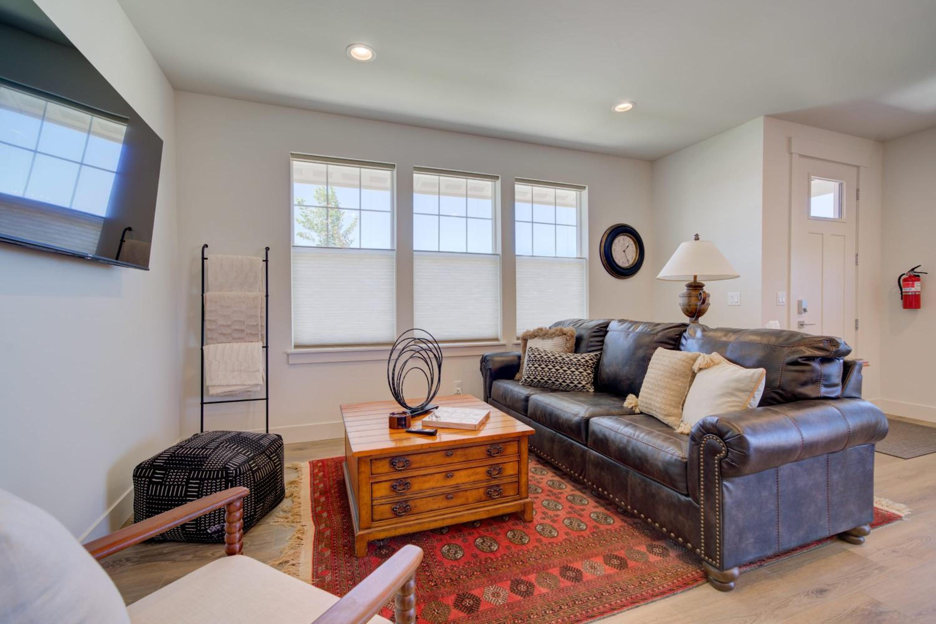 Spacious 3BR Home - Perfect Belgrade Getaway view 3