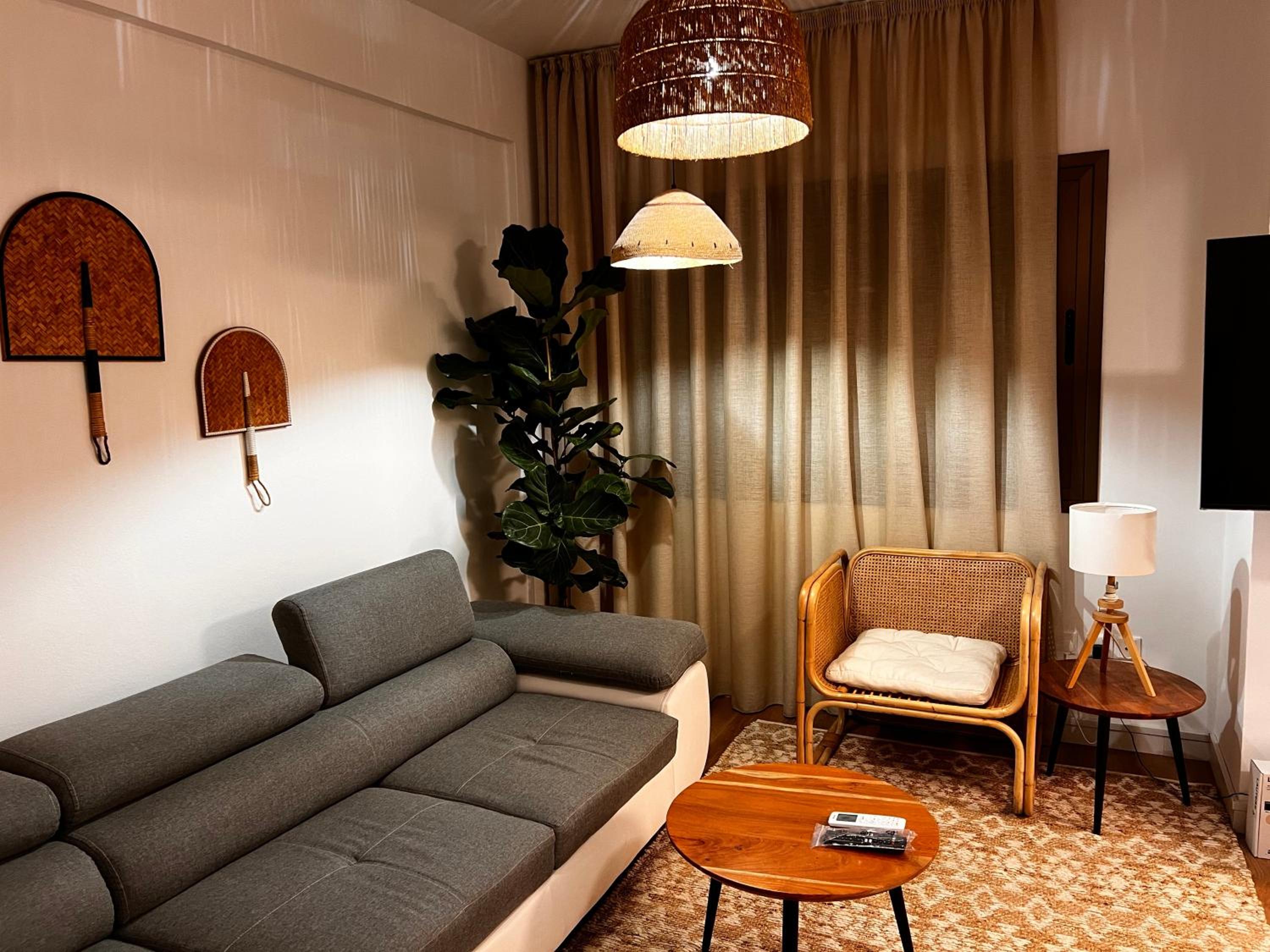 Walk to the beach Amathus flat