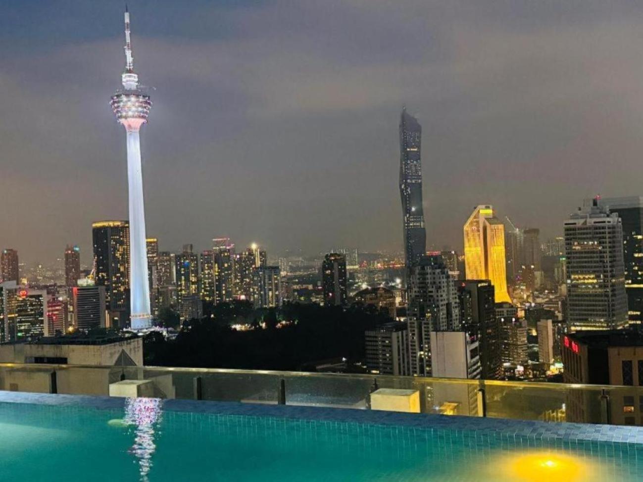 The Luxe Colony KLCC by Sky Pool
