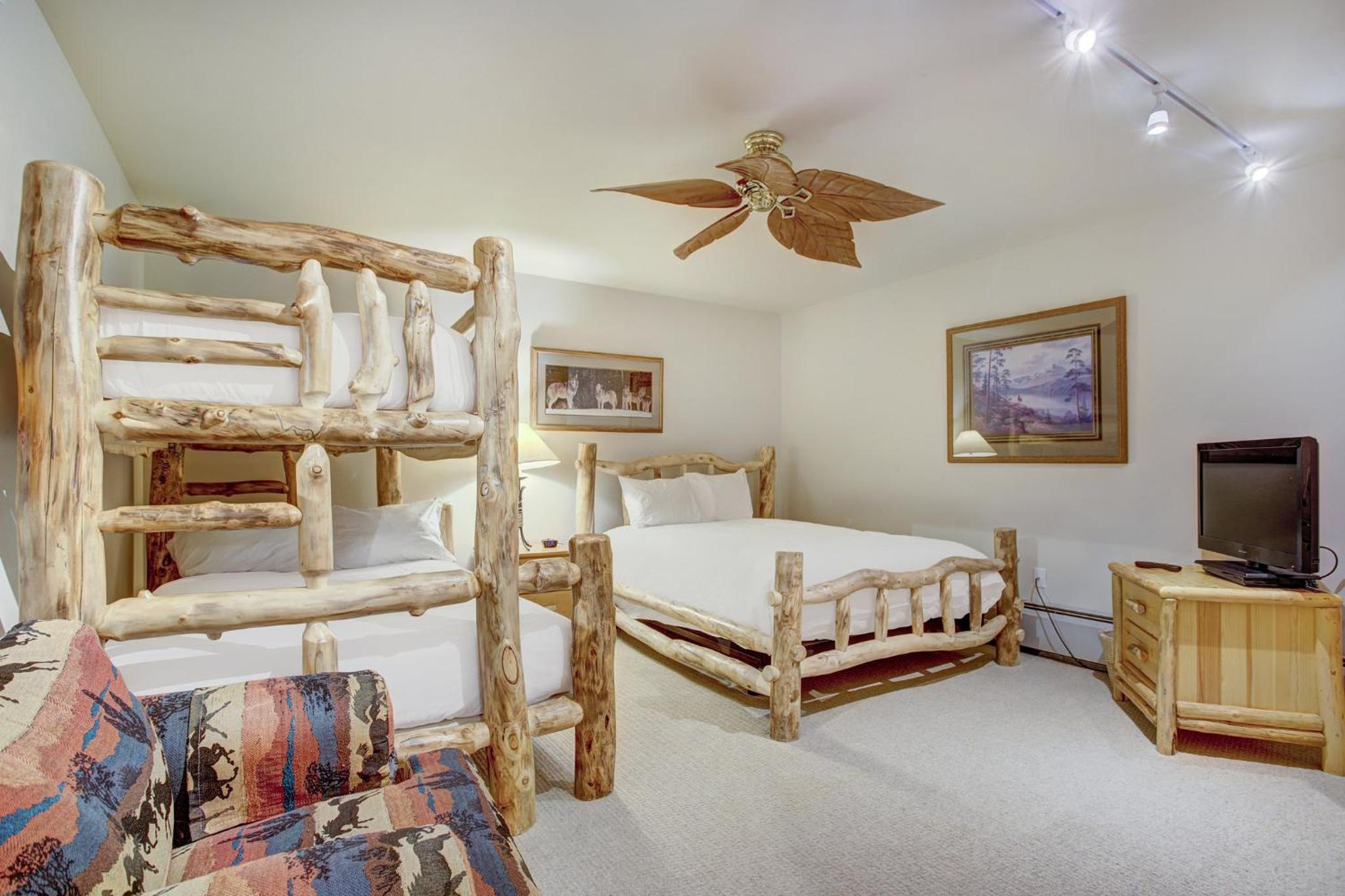 Elkhorn Lodge - Property Image 16