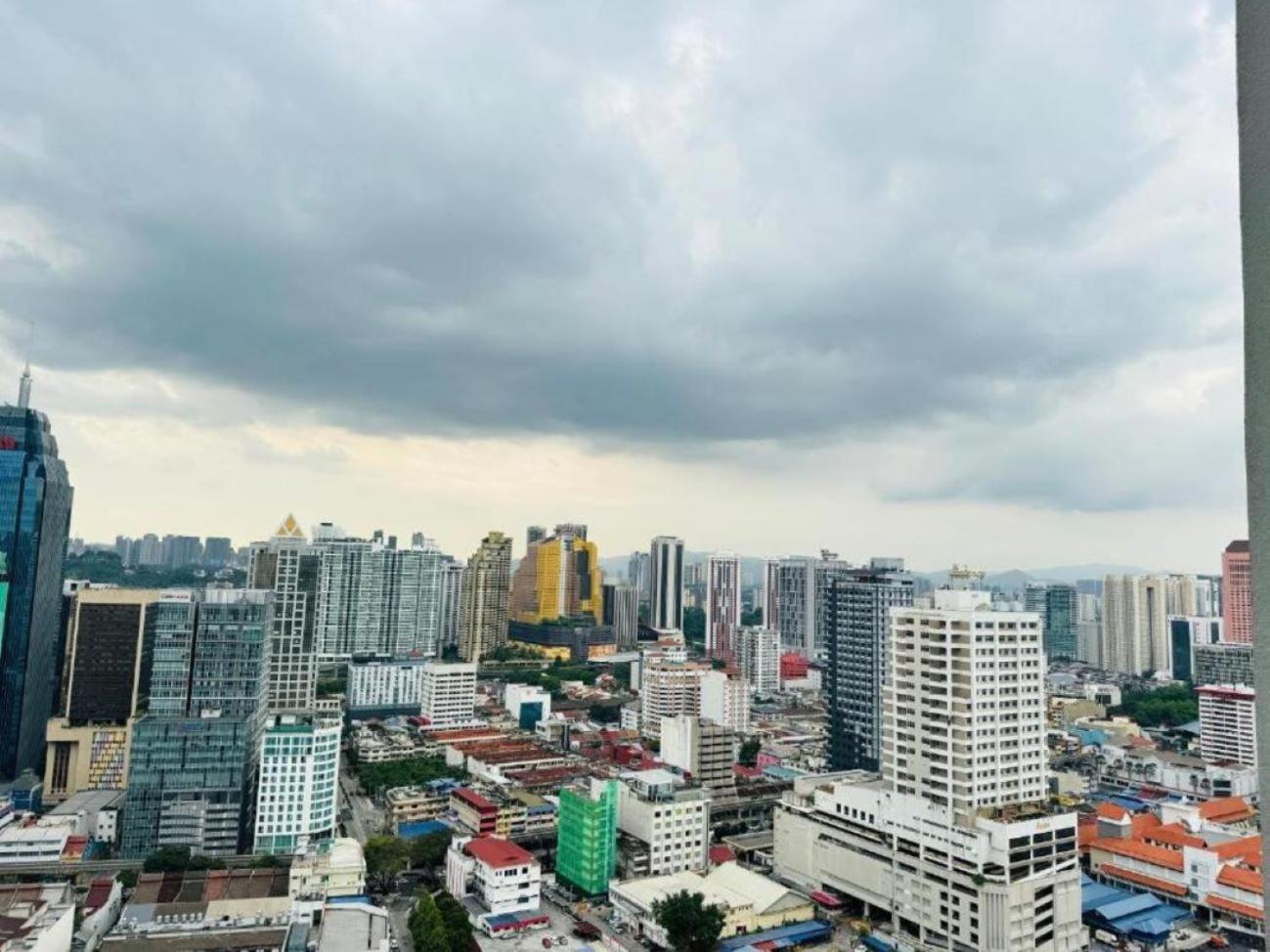 The Luxe Colony KLCC by Sky Pool