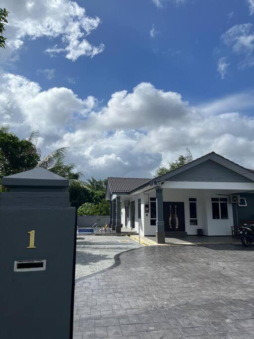SinggahTamu Private Pool Retreat Unit 1