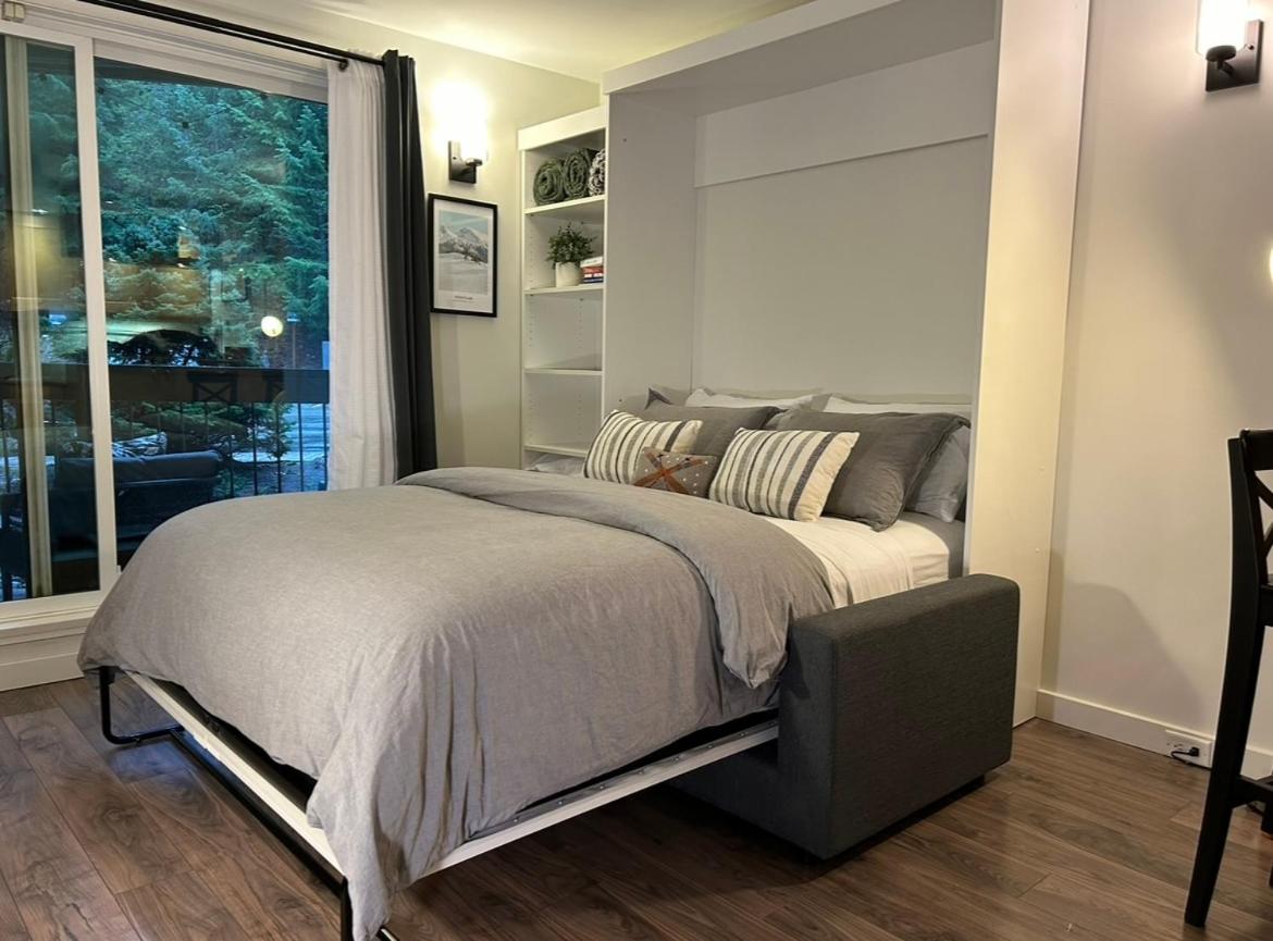 Cozy Whistler Highland Ski Nook