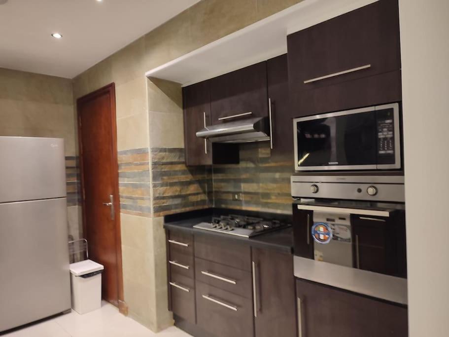 Newly refurbished 3 bed apartment