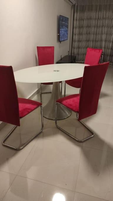 Newly refurbished 3 bed apartment