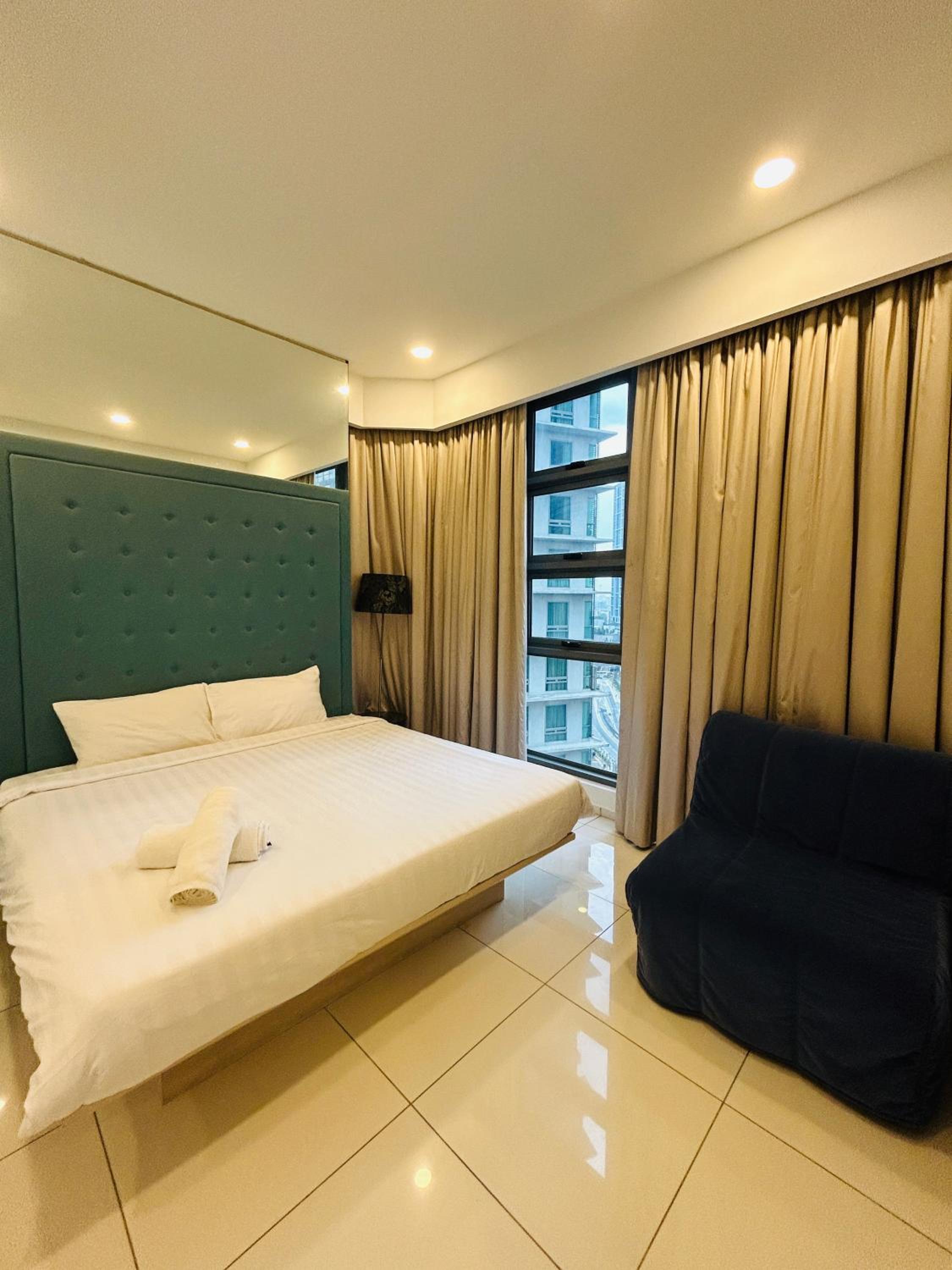 Robertson Special Suite KL