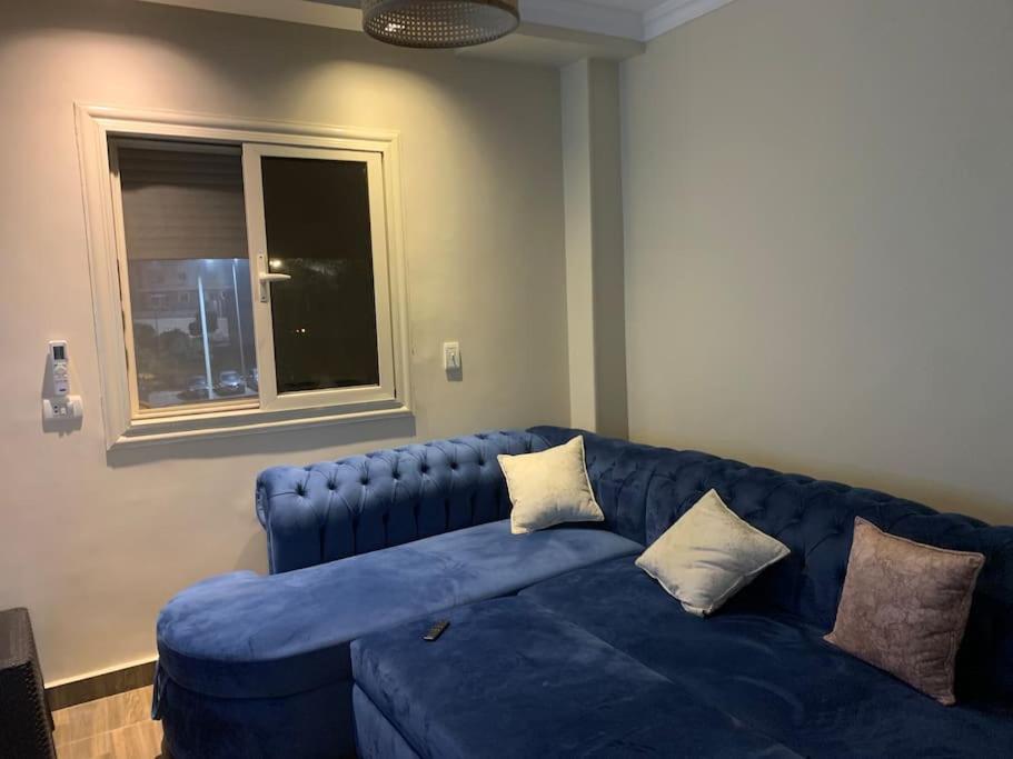 Private and golden flat