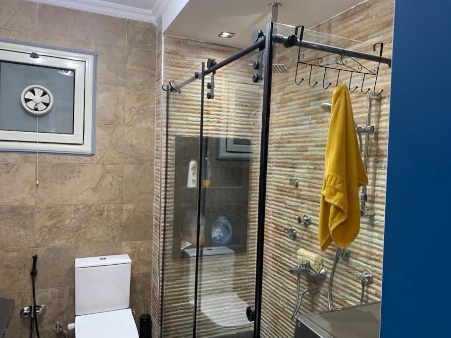 Private and golden flat
