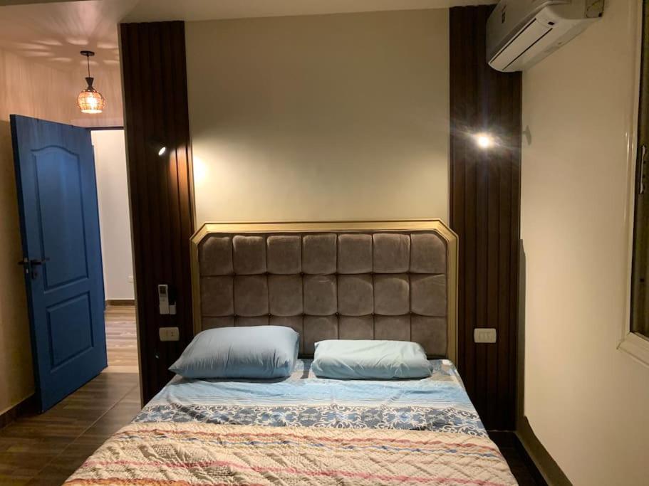 Private and golden flat