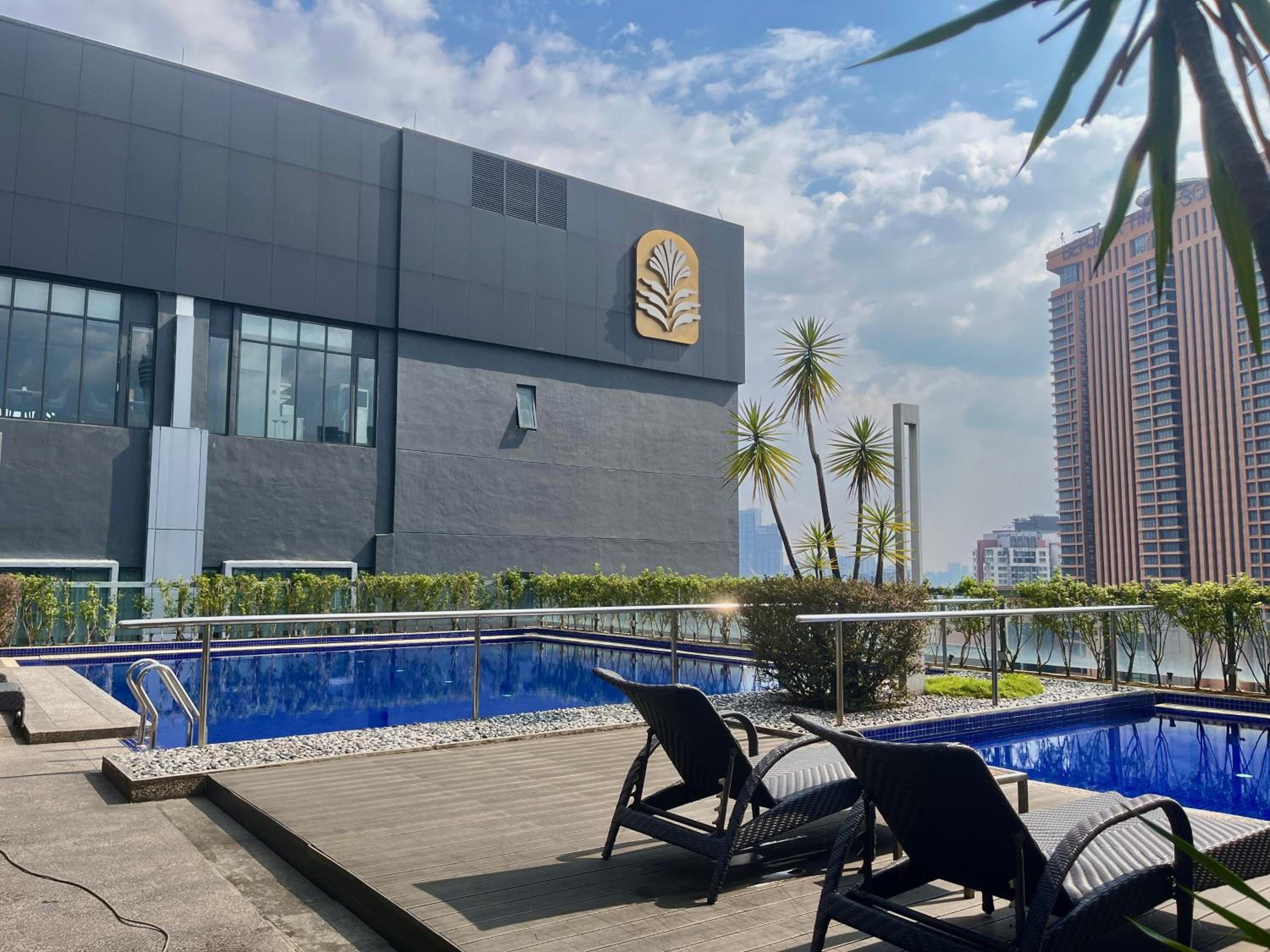Bintang Fairlane by Manhattan Group