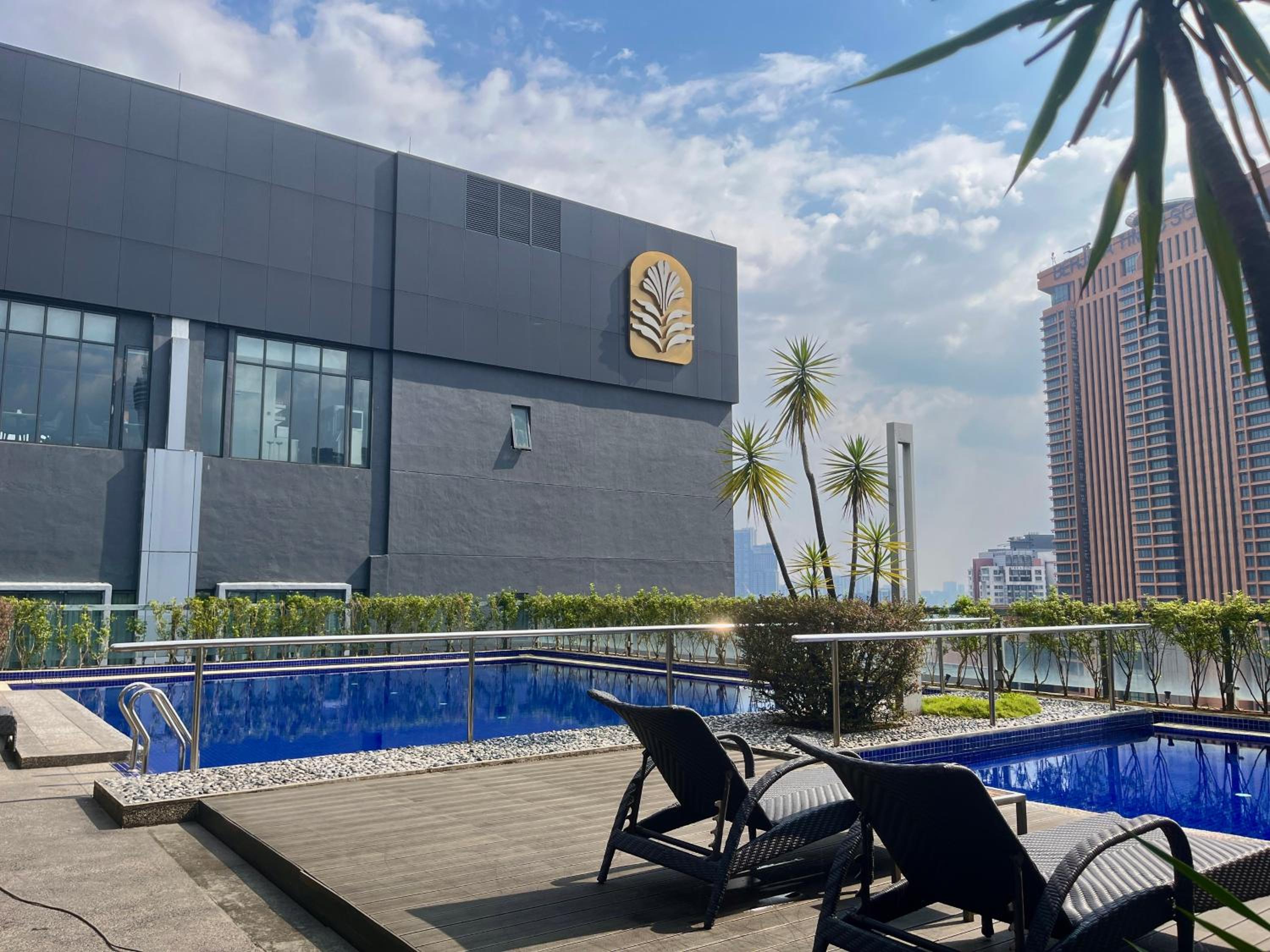 Bintang Fairlane by Manhattan Group