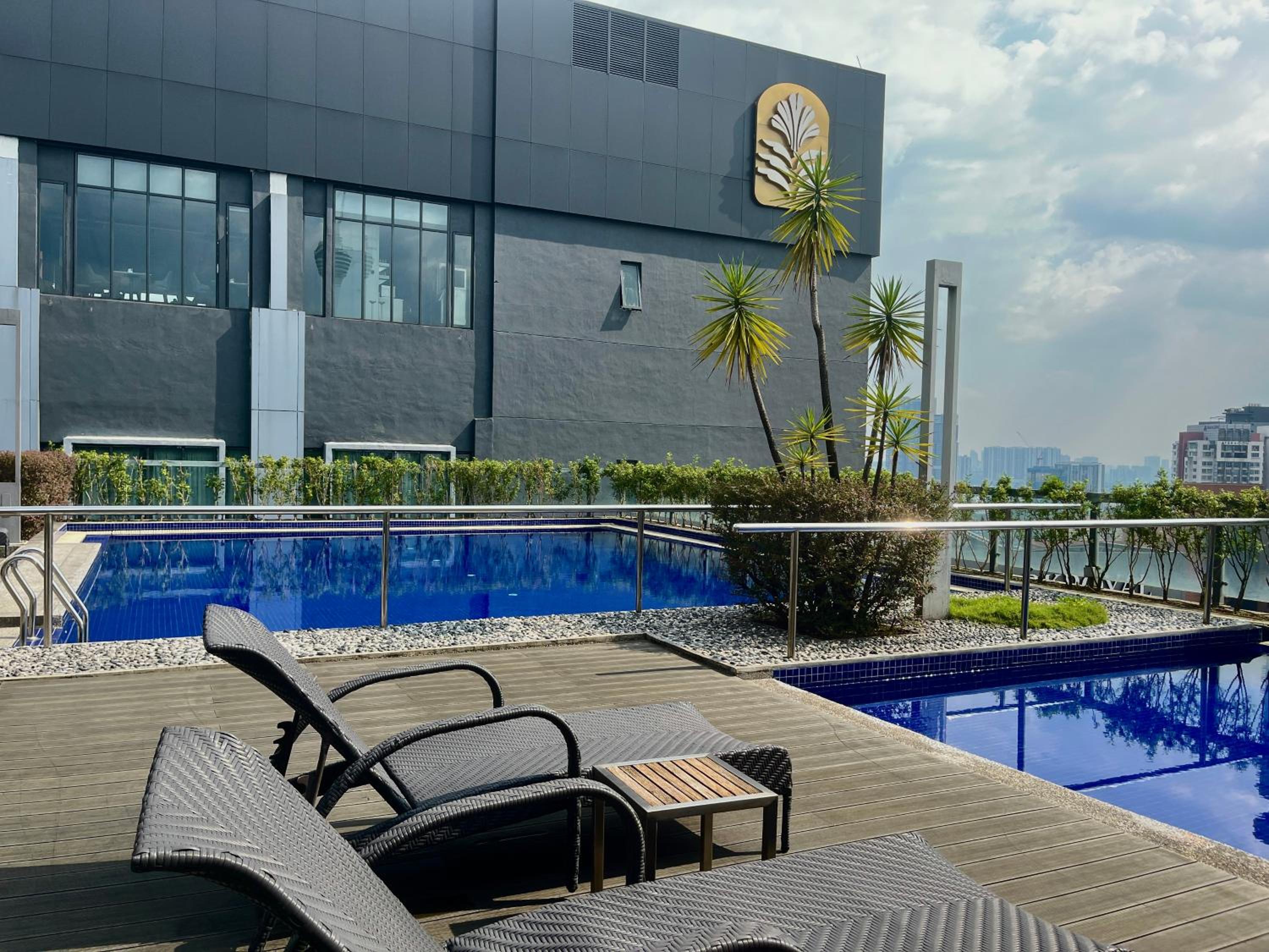 Bintang Fairlane by Manhattan Group