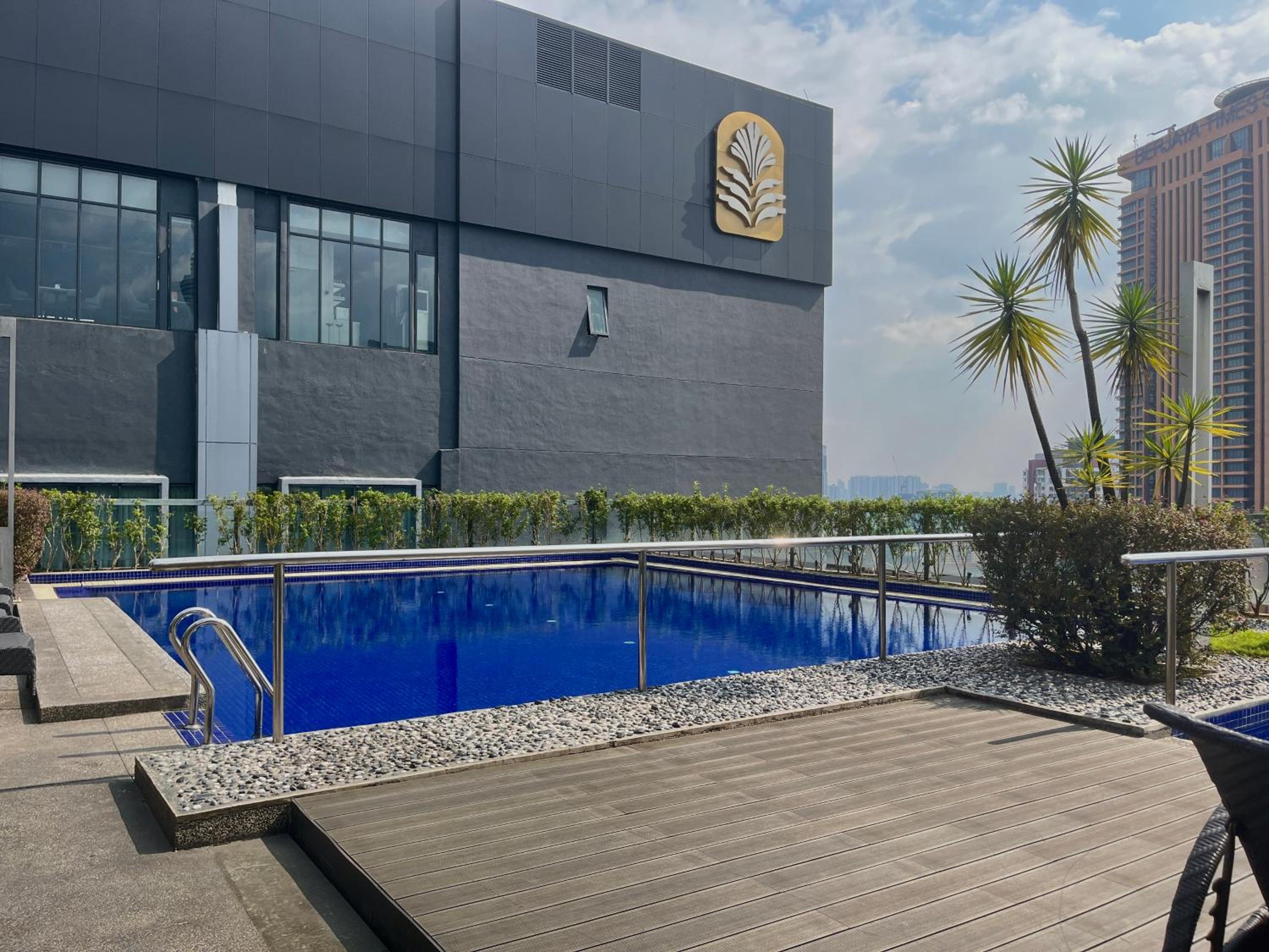 Bintang Fairlane by Manhattan Group