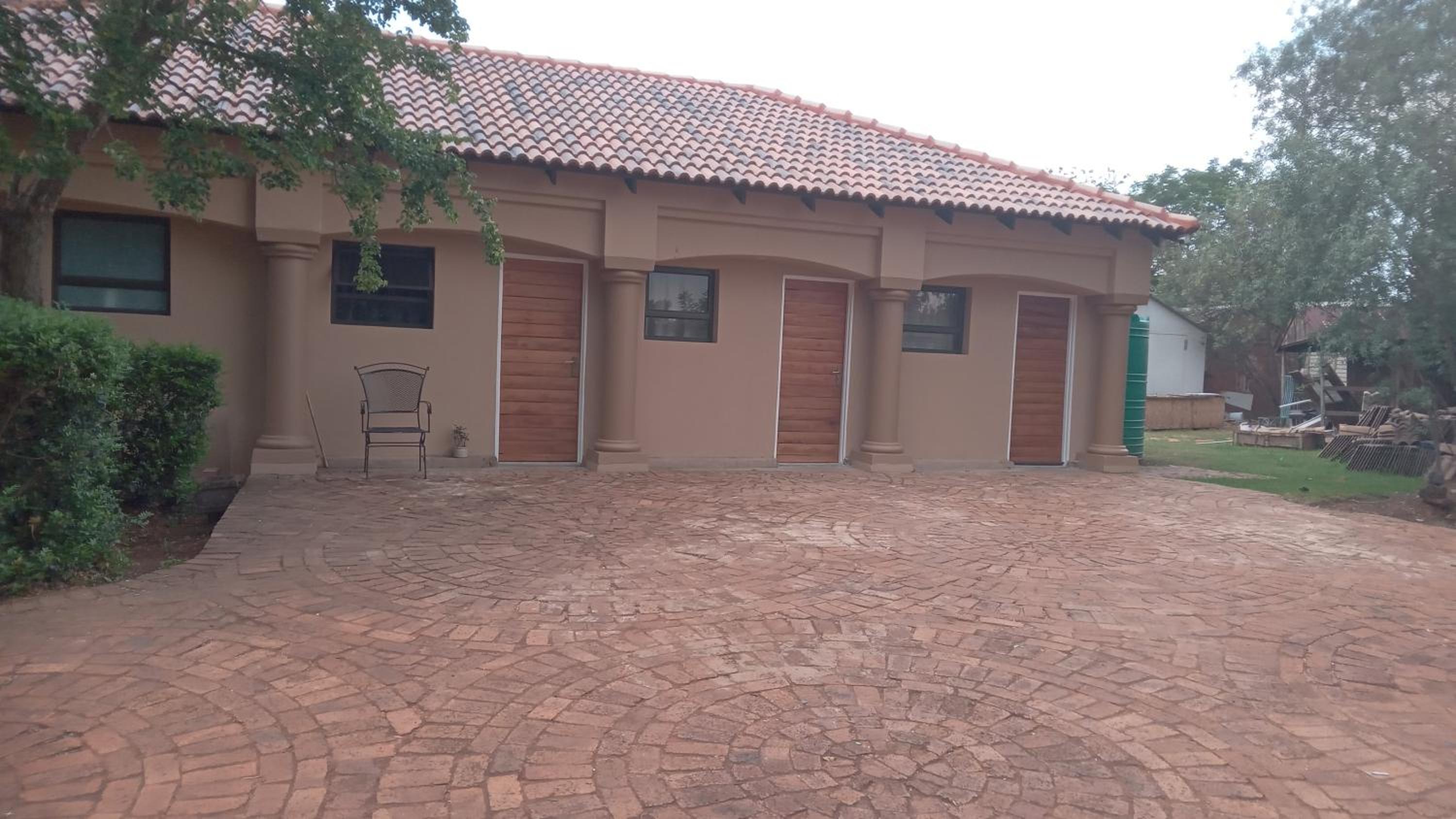 Budias Guesthouse B&B view 2