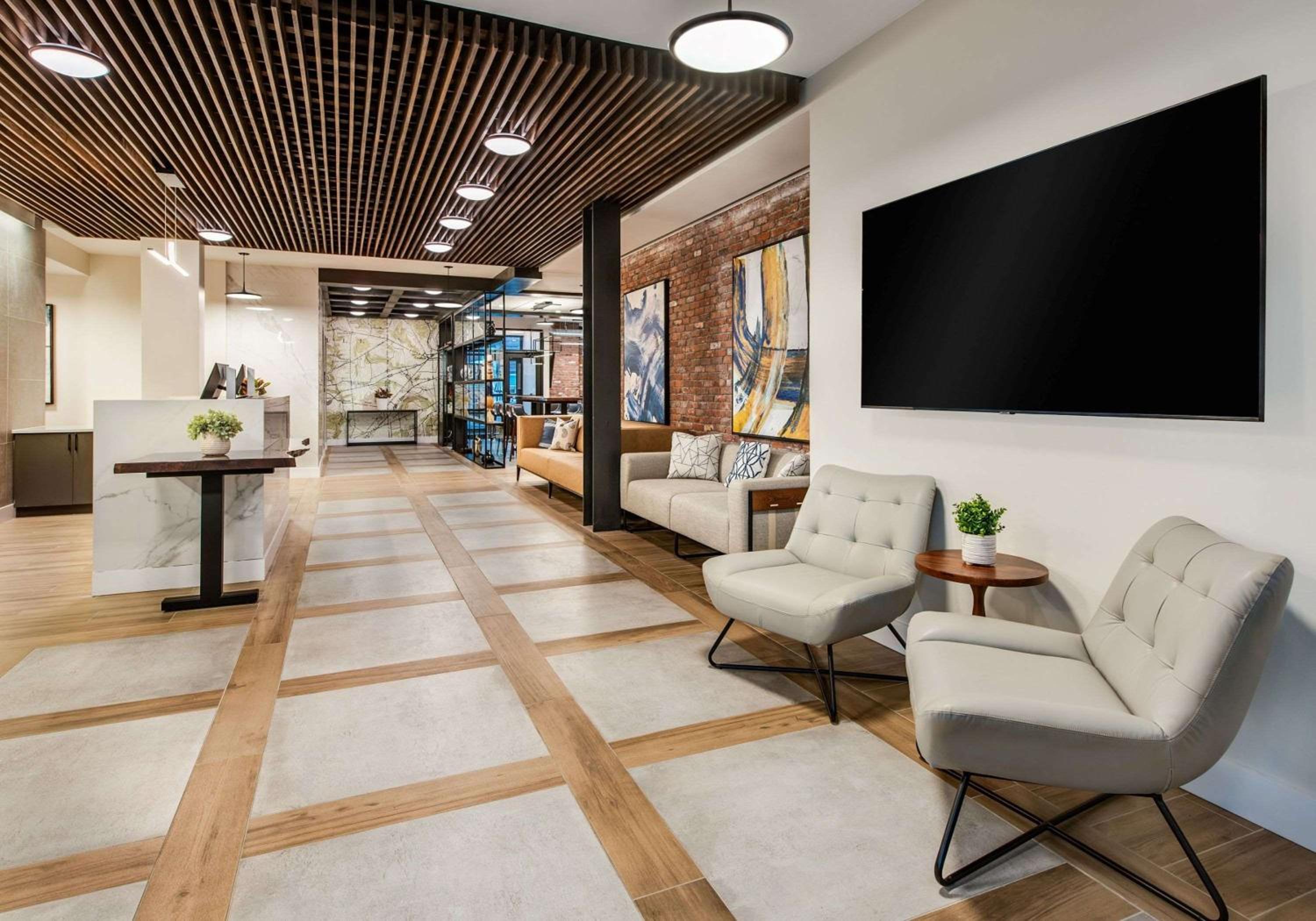 Newark Vacations - Hyatt Place Newark-Main Street - Property Image 9