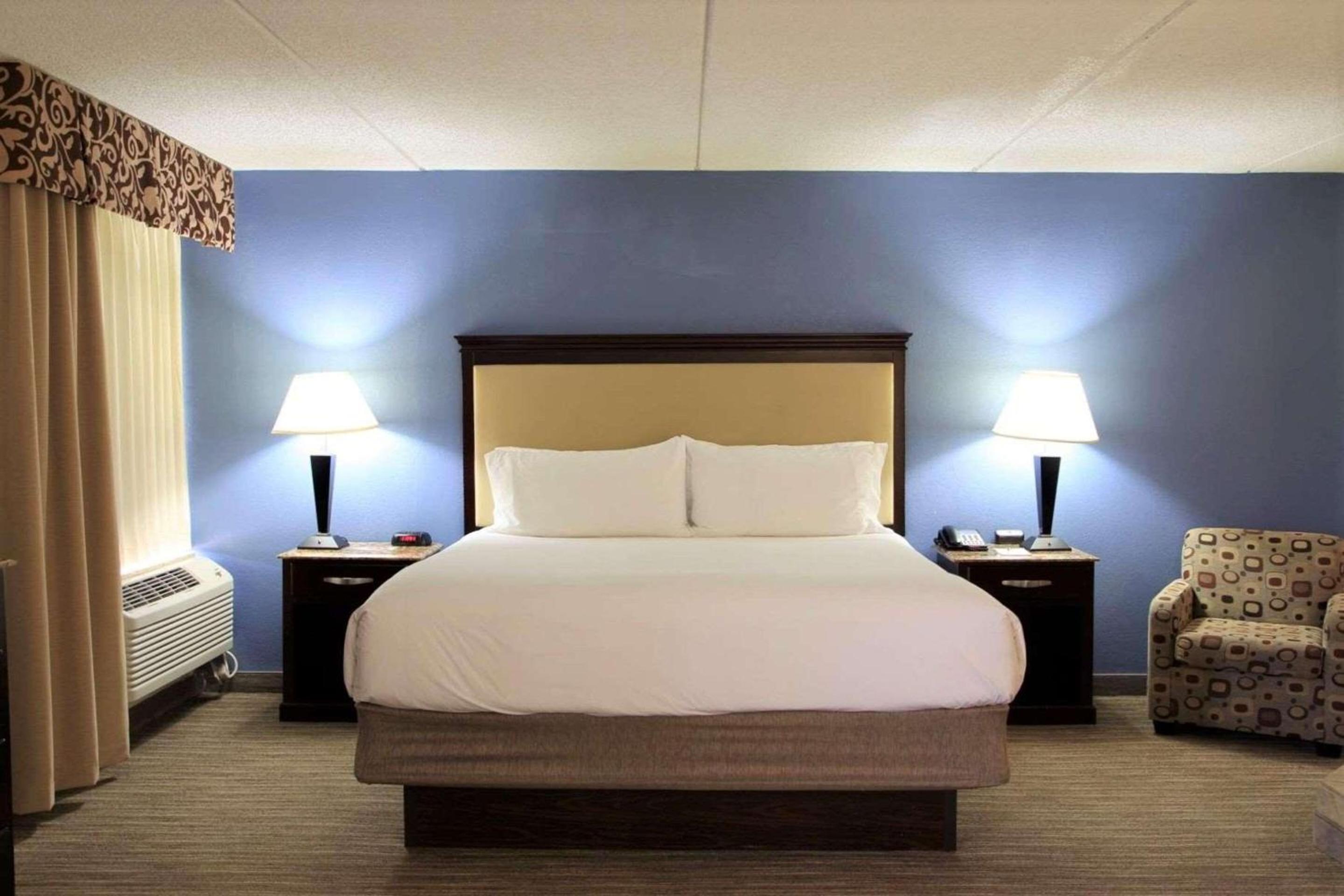Schaumburg Vacations - Radisson Hotel Schaumburg - Property Image 19