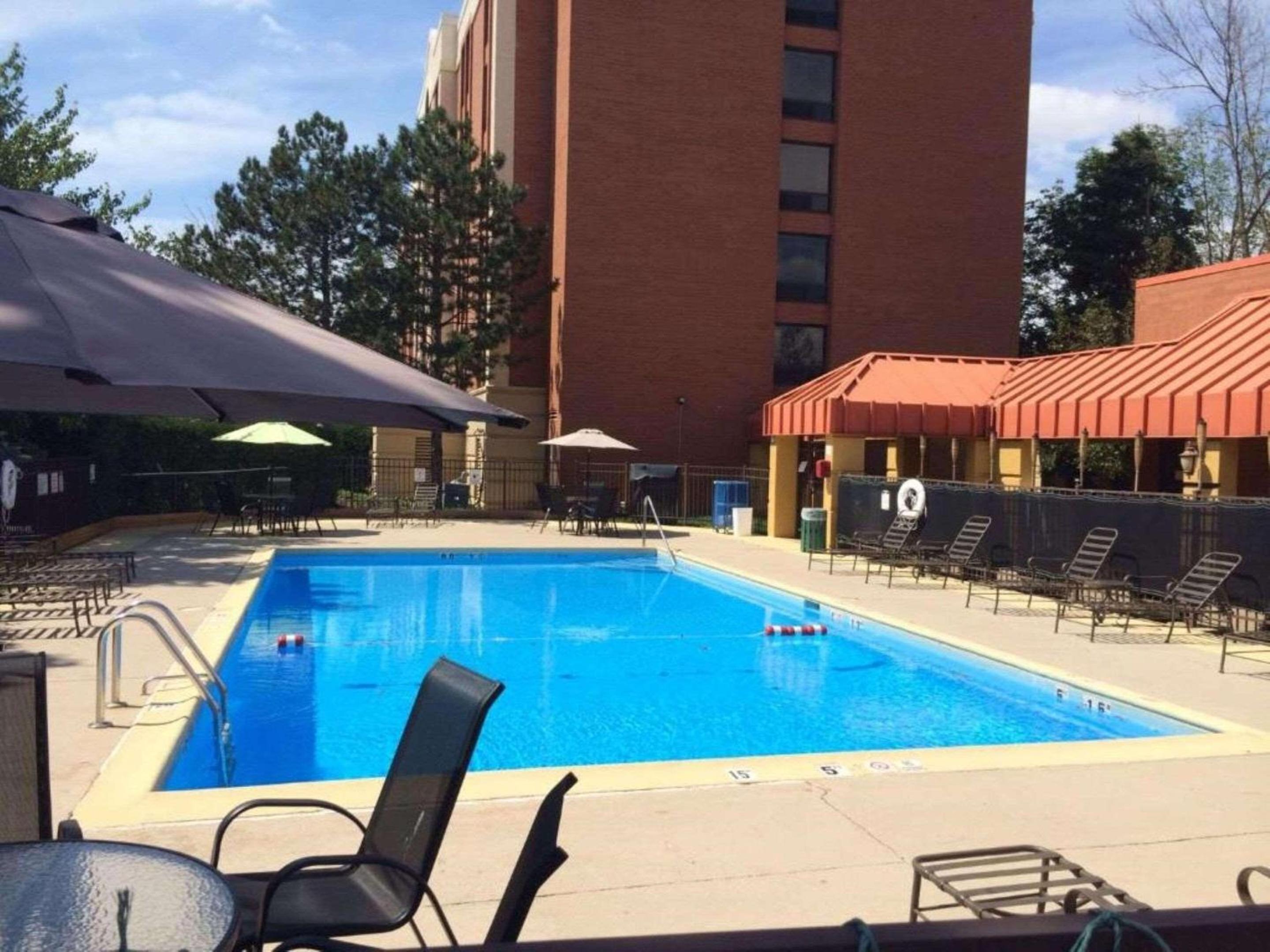 Schaumburg Vacations - Radisson Hotel Schaumburg - Property Image 15