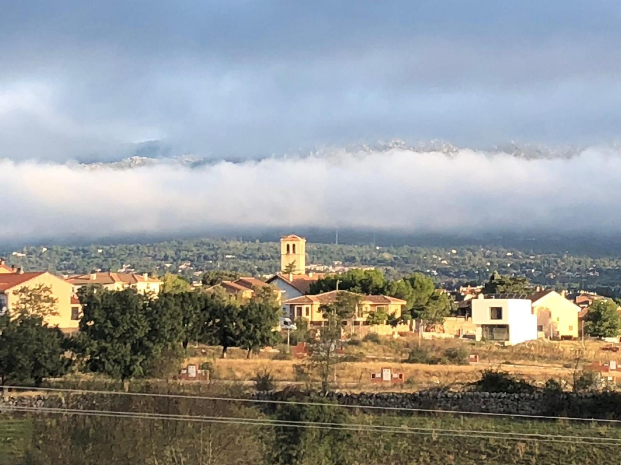 Alojamiento Rural El Petirrojo con patio jardín