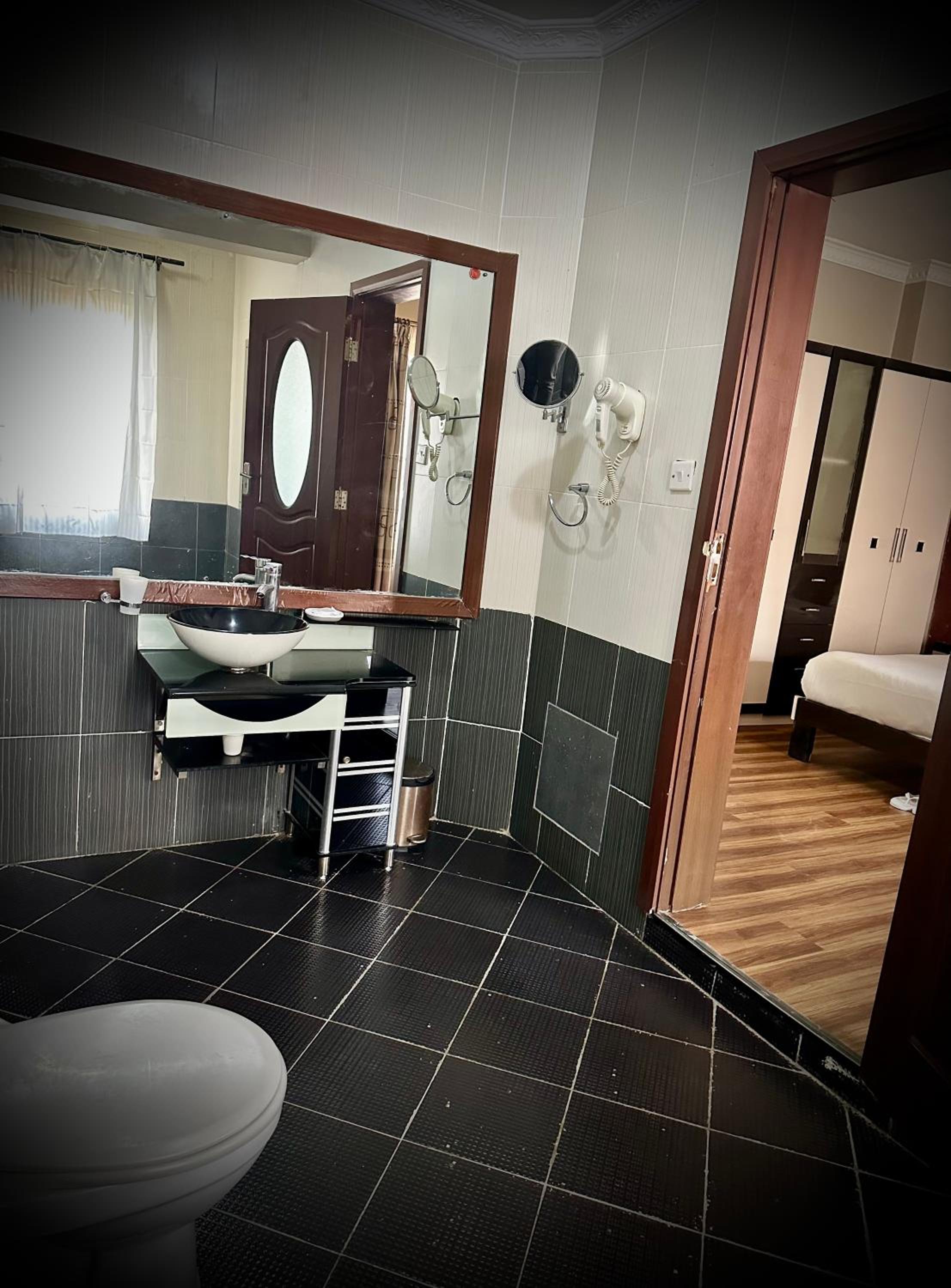 Eldon Hotel & Apartments photo 3
