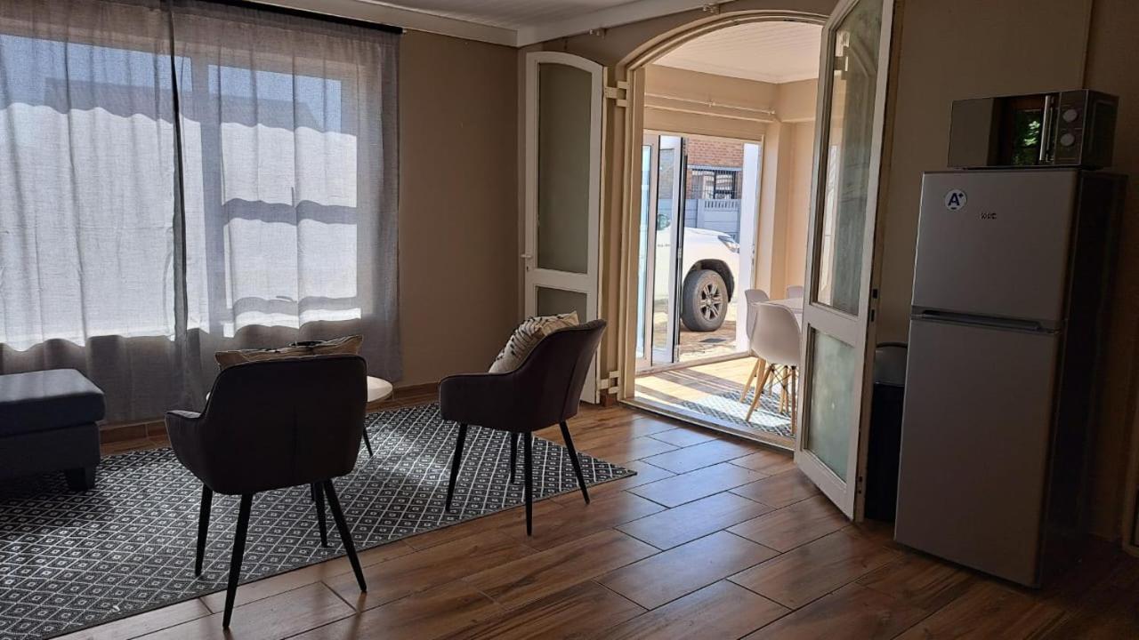 Ons Strandhuisie E19 in Pearly Beach view 4