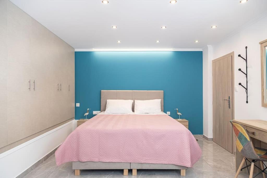 Debbie's cozy 2bdr - 2bth apt near Acropolis photo 2