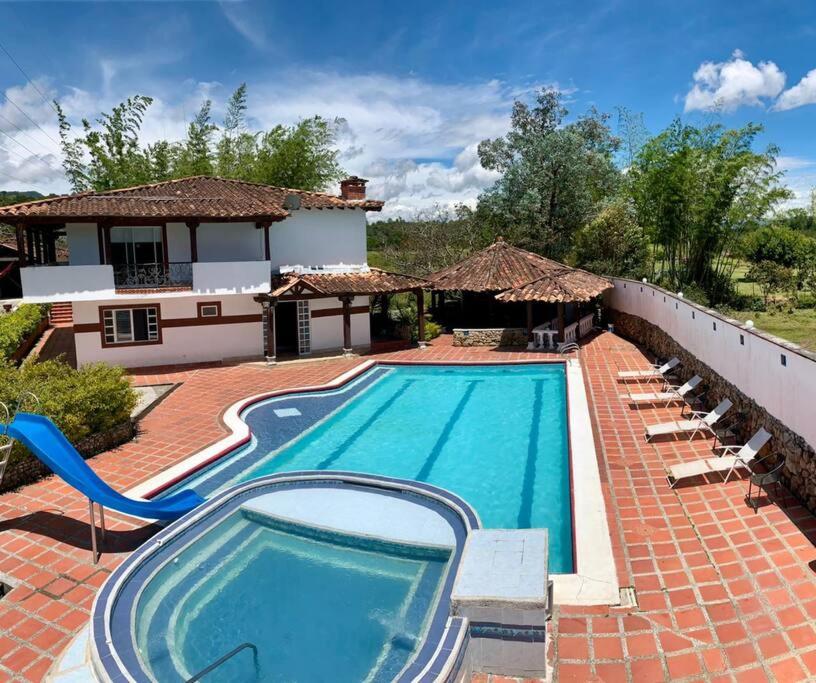 Finca Guatapé Piscina jacuzzi climatizado
