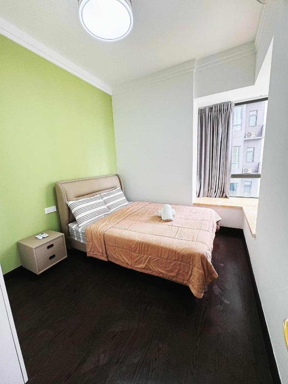 The Bess Hotel Tokyo is located adjacent to Singapore and offers sea views It is a three bedroom family business smart room with sea views in Princess Bay