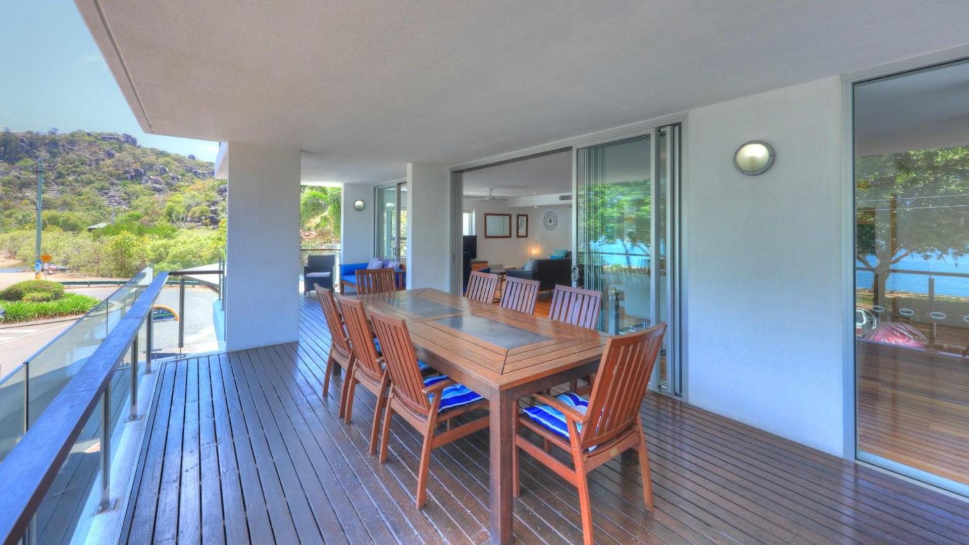 Maggies Beachfront Apartment 10