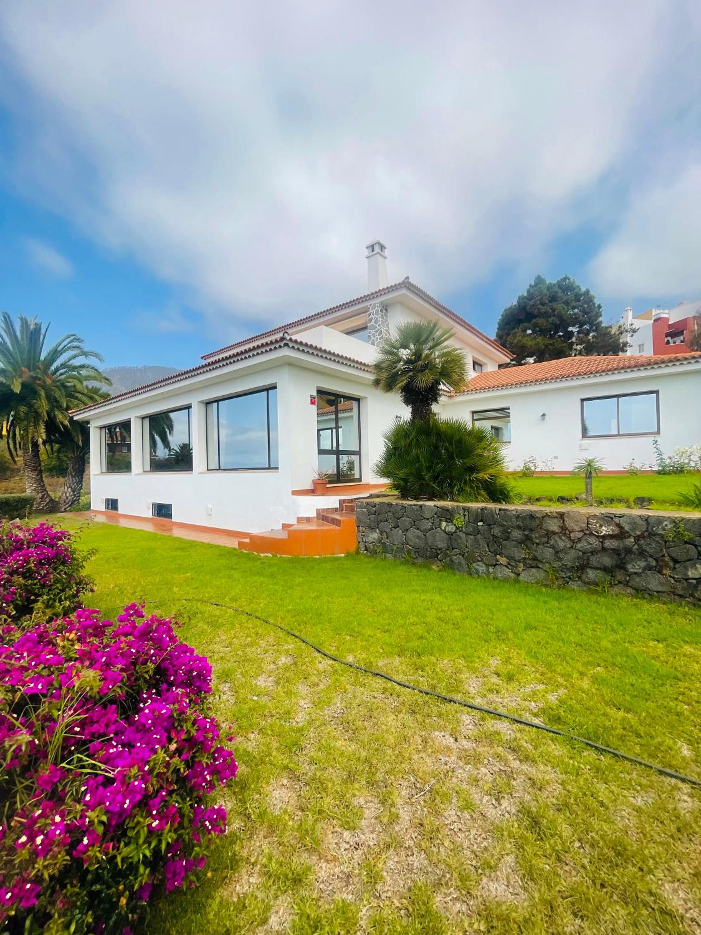 Dragon Tree Villa with Heated Private Pool Tenerife