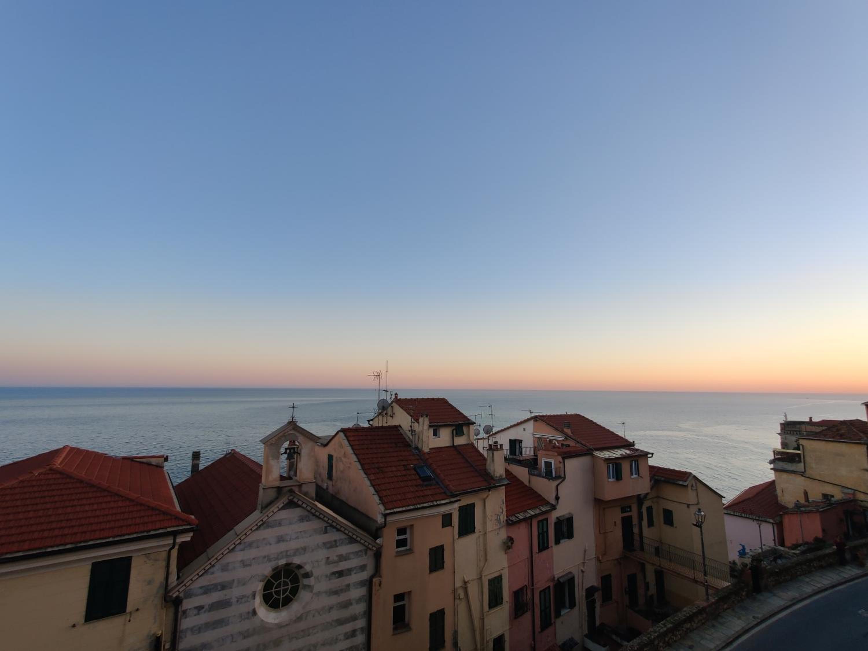 Elegant historic apartment with stunning sea view