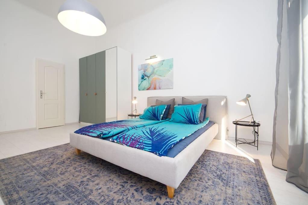 Spacious Apartment nearby Parliament view 4