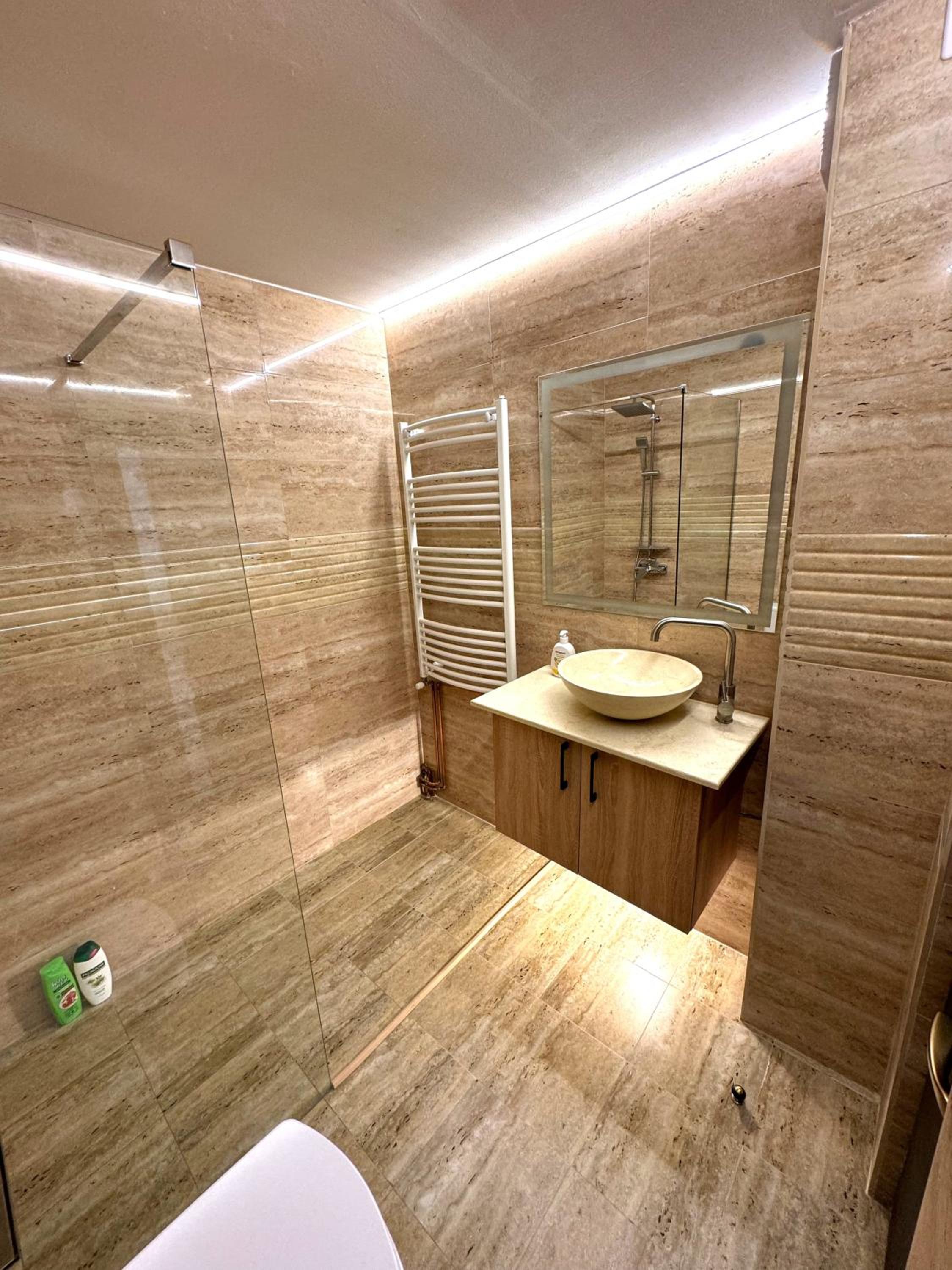 UltraCentral Apartment view 2