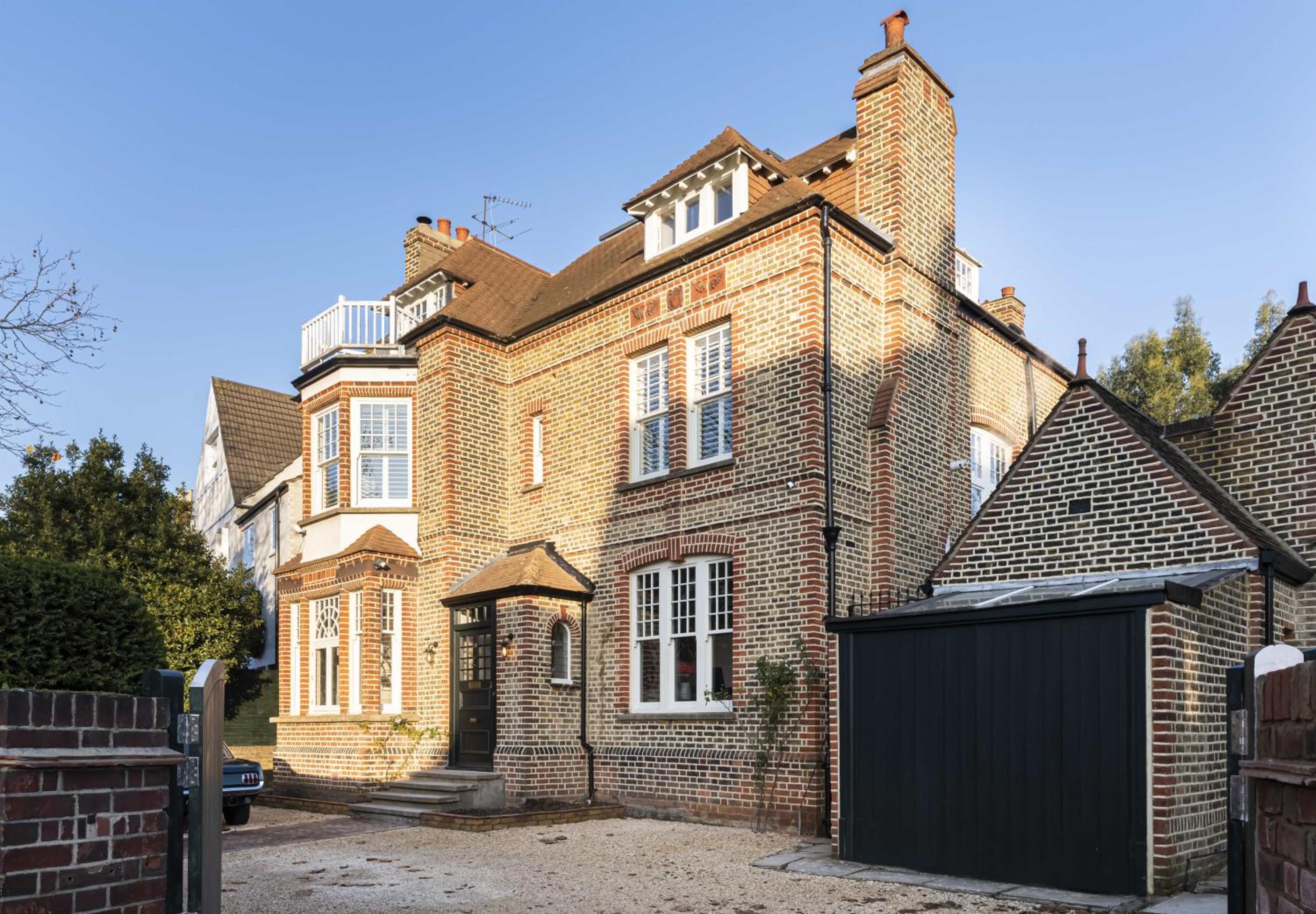 Veeve - The Streatham Sensation view 2