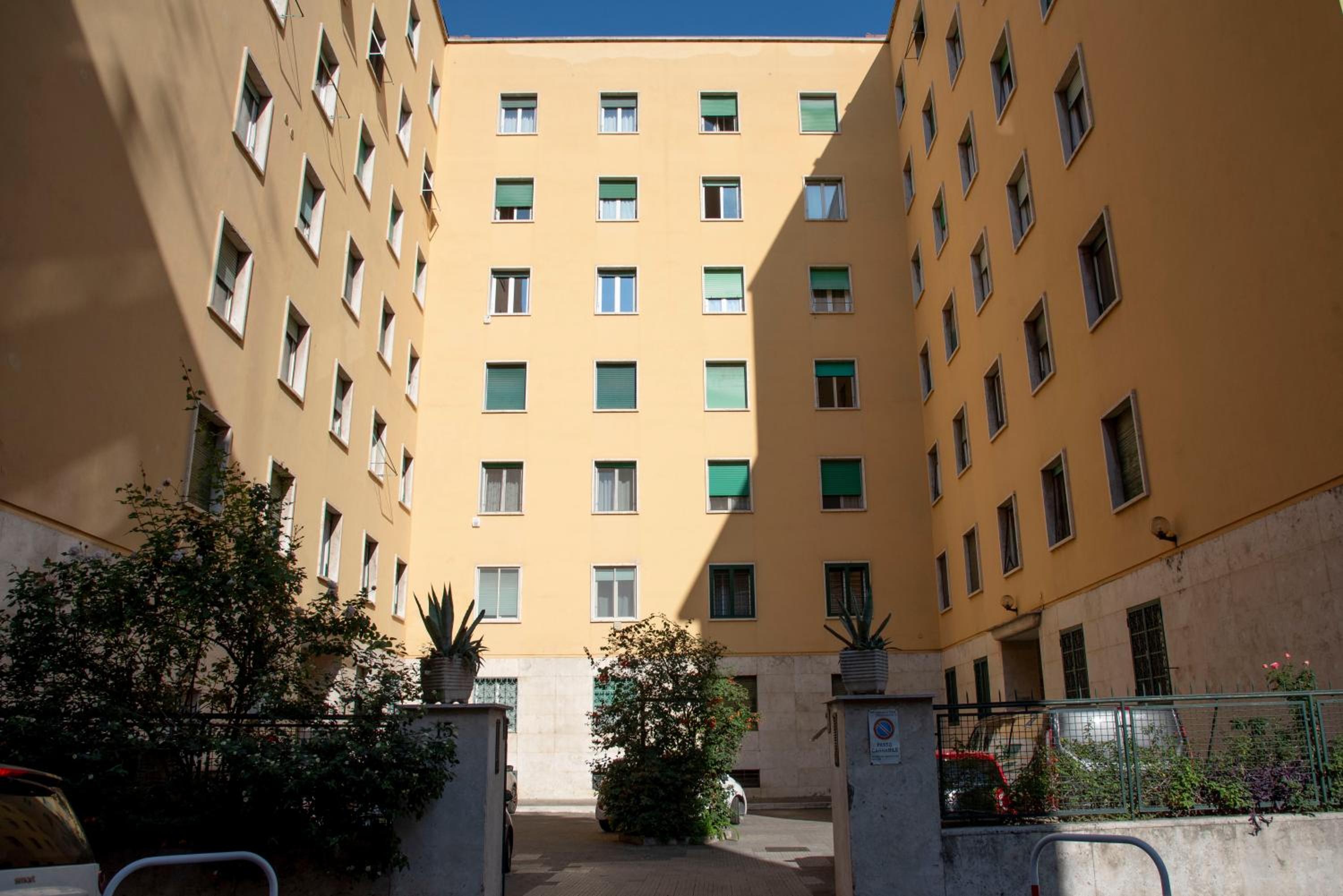 PiazzaBolognaStay