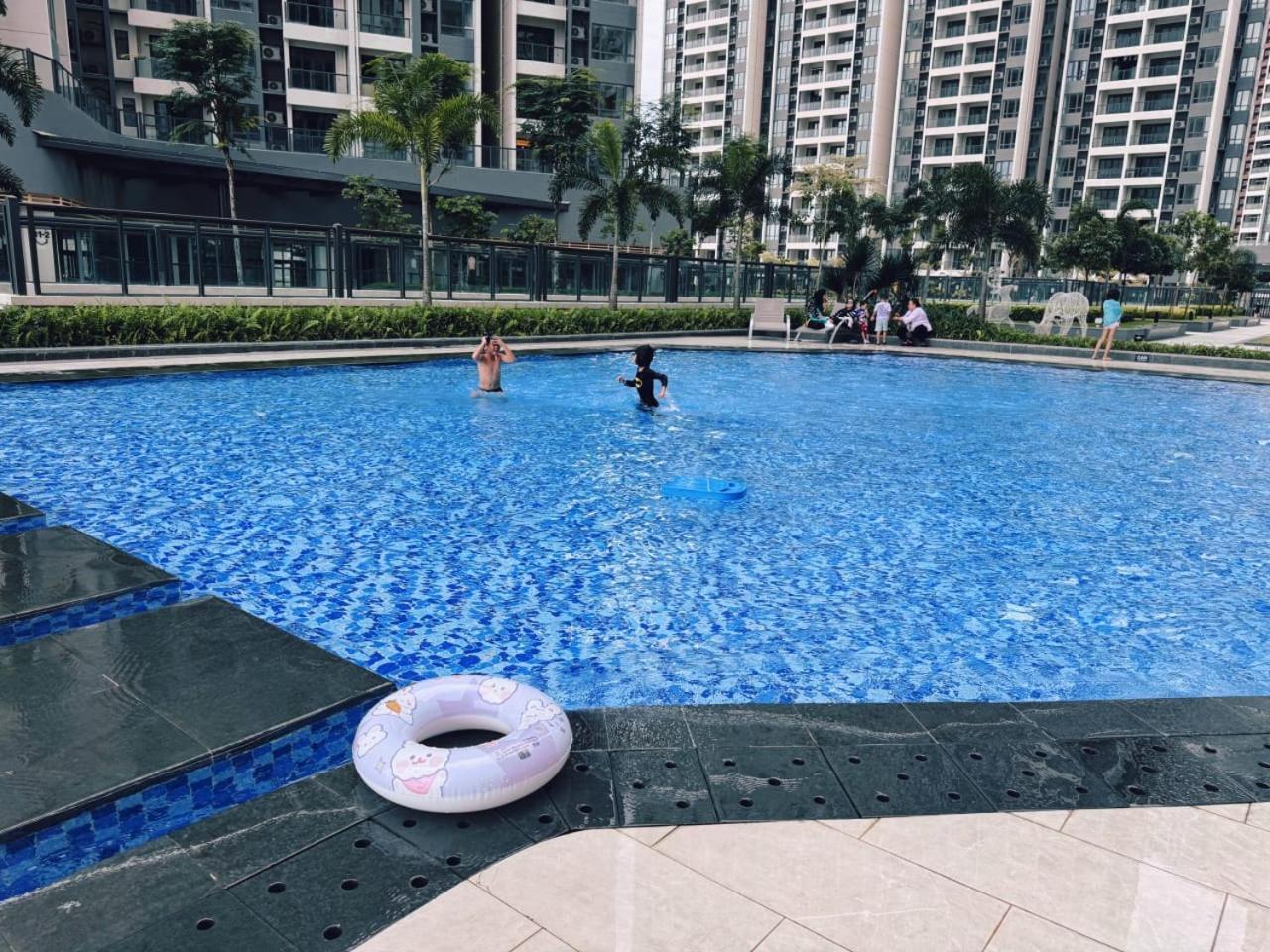 The Bess Hotel Tokyo is located adjacent to Singapore and offers sea views It is a three bedroom family business smart room with sea views in Princess Bay