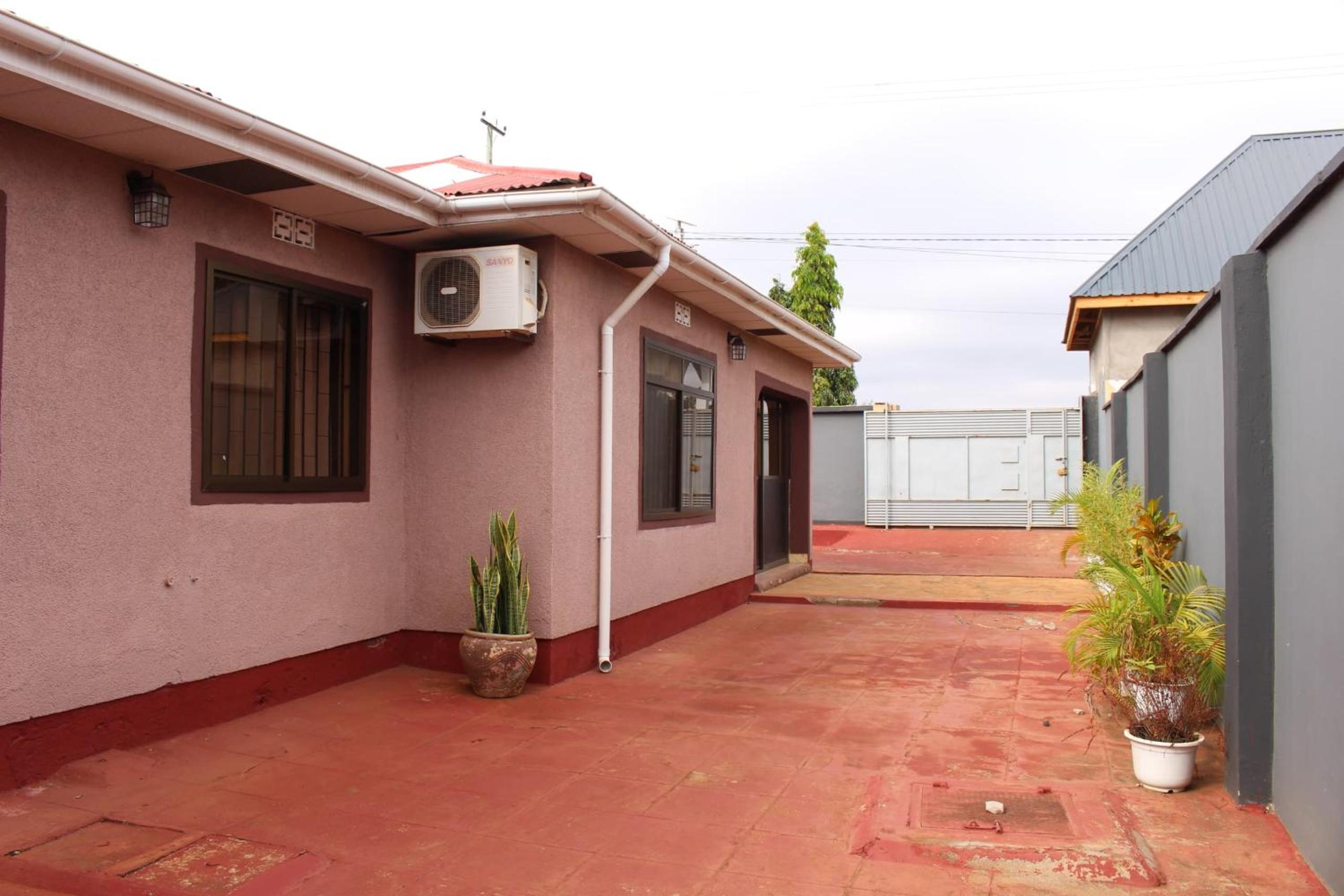 Ultra Home - Bed and Breakfast view 2