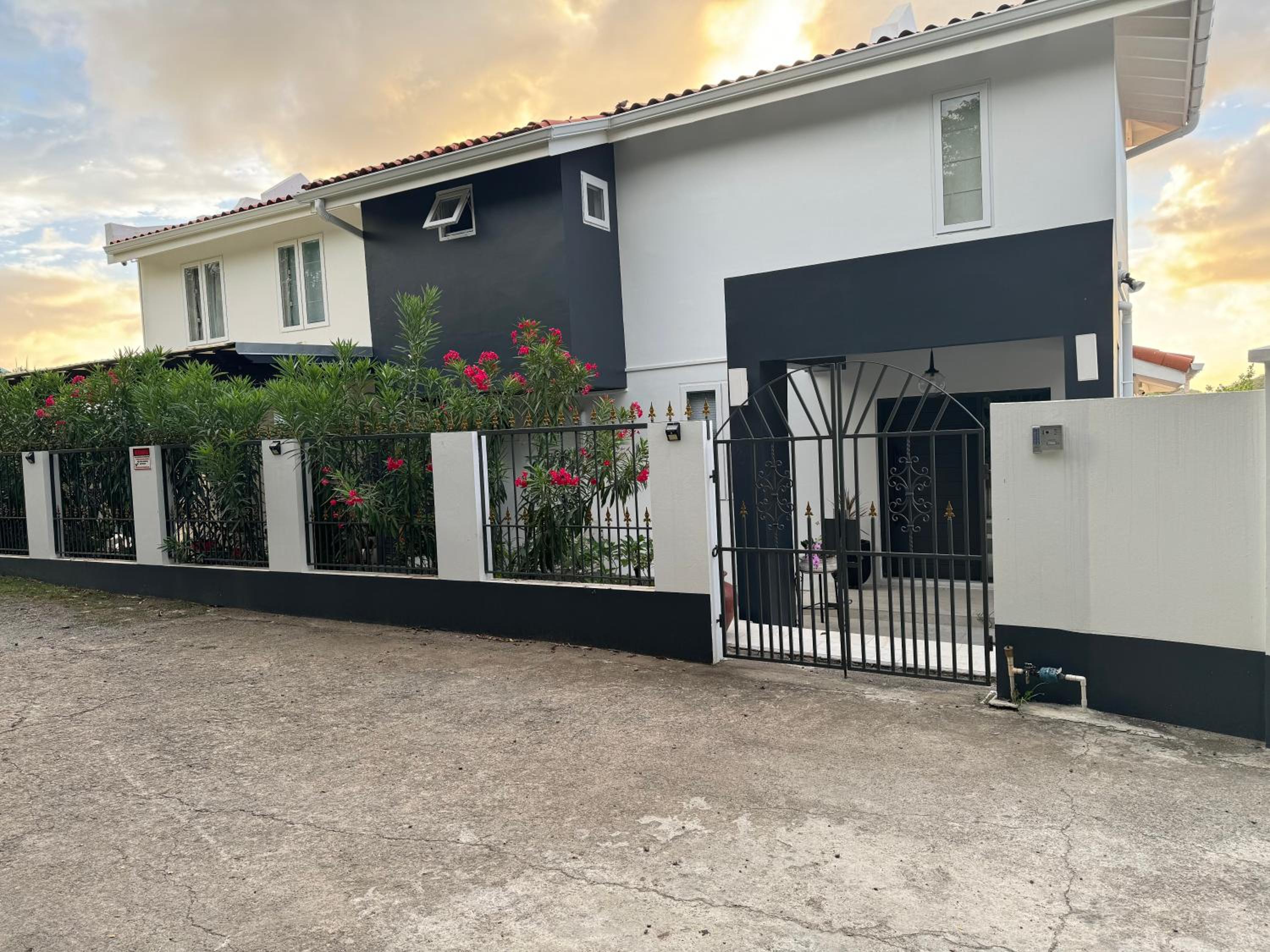 Luxury Spacious 3BR Villa With Pool view 2