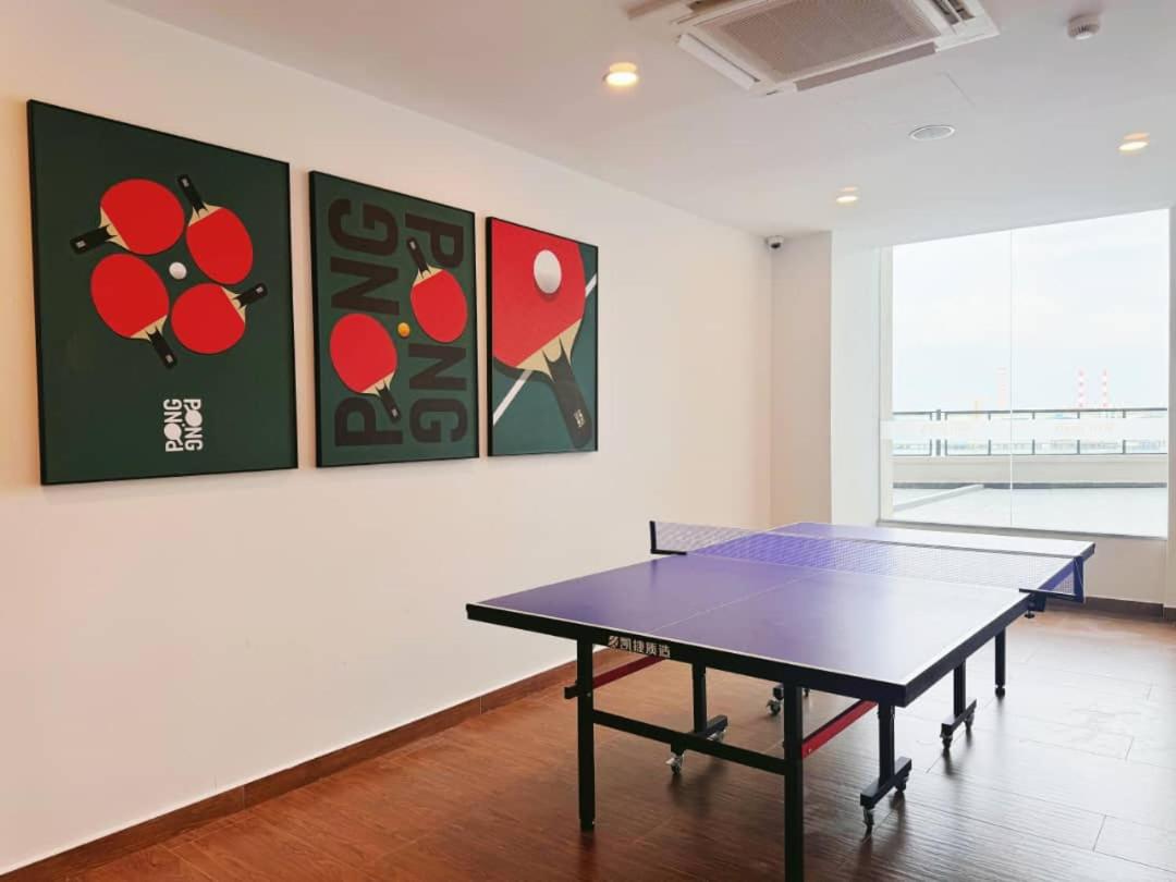The Bess Hotel Tokyo is located adjacent to Singapore and offers sea views It is a three bedroom family business smart room with sea views in Princess Bay