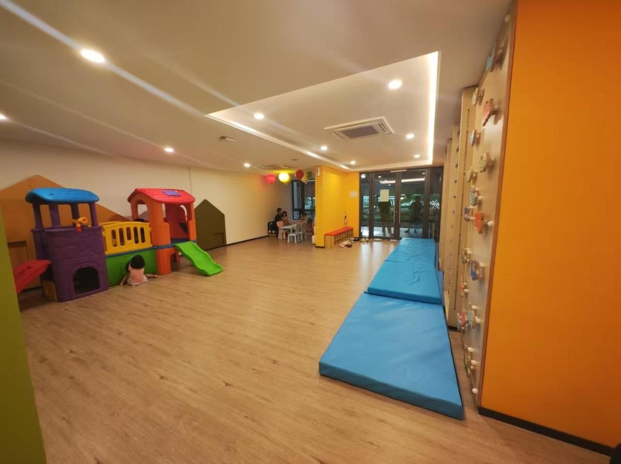 The Bess Hotel Tokyo is located adjacent to Singapore and offers sea views It is a three bedroom family business smart room with sea views in Princess Bay
