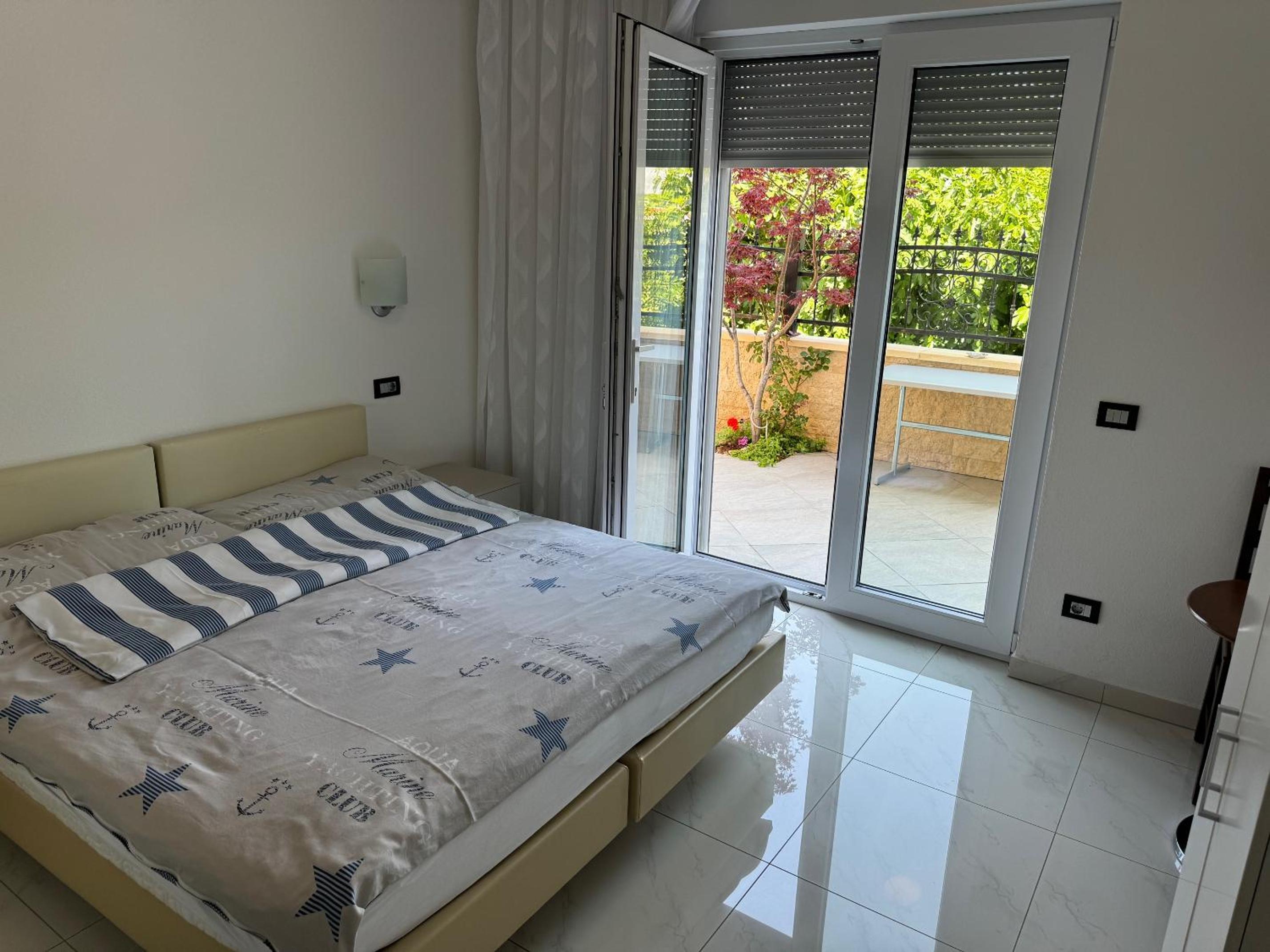 Photo 145