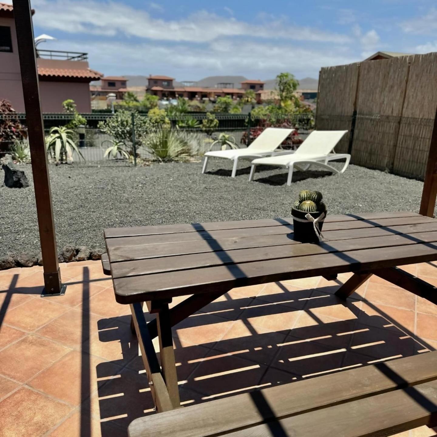 Villa Majanicho con piscina