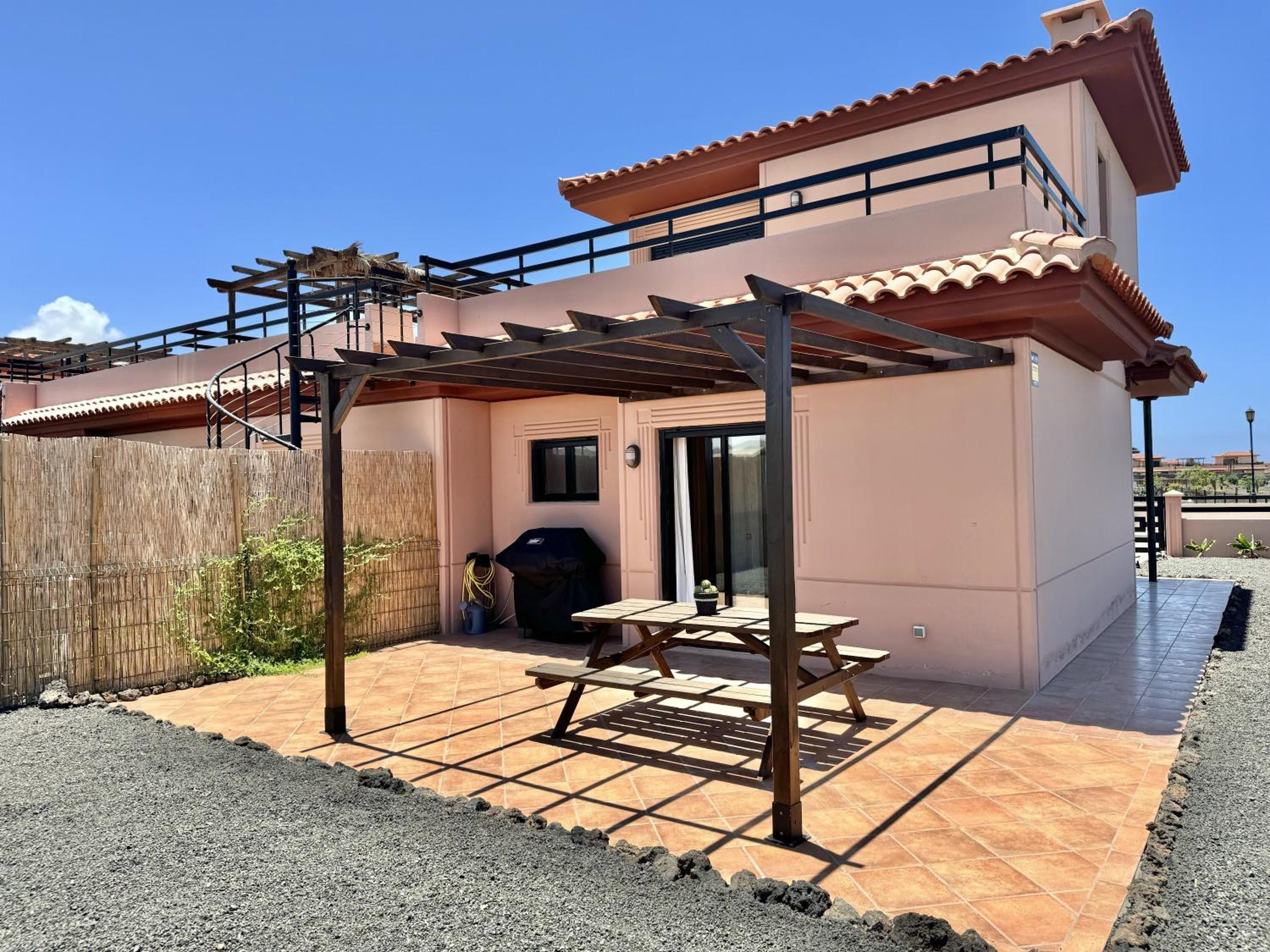 Villa Majanicho con piscina