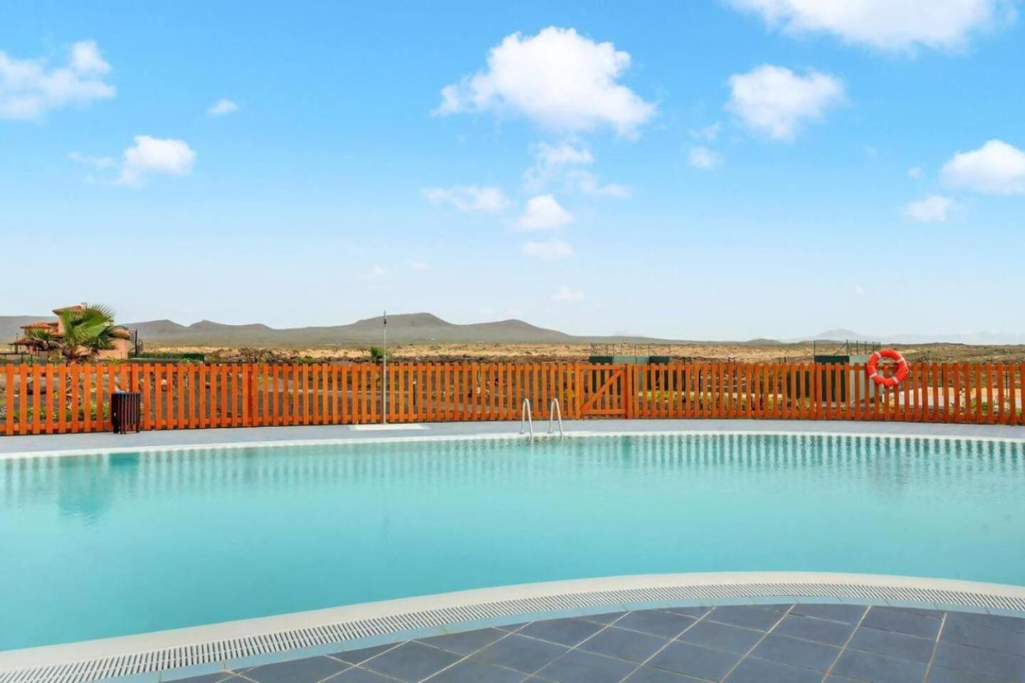 Villa Majanicho con piscina