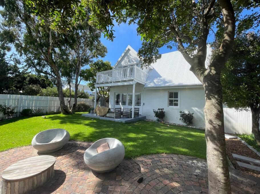 Beach-Town Family House