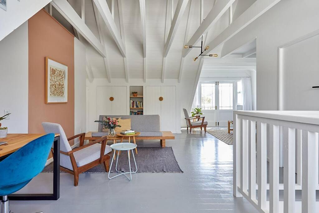 Beach-Town Family House