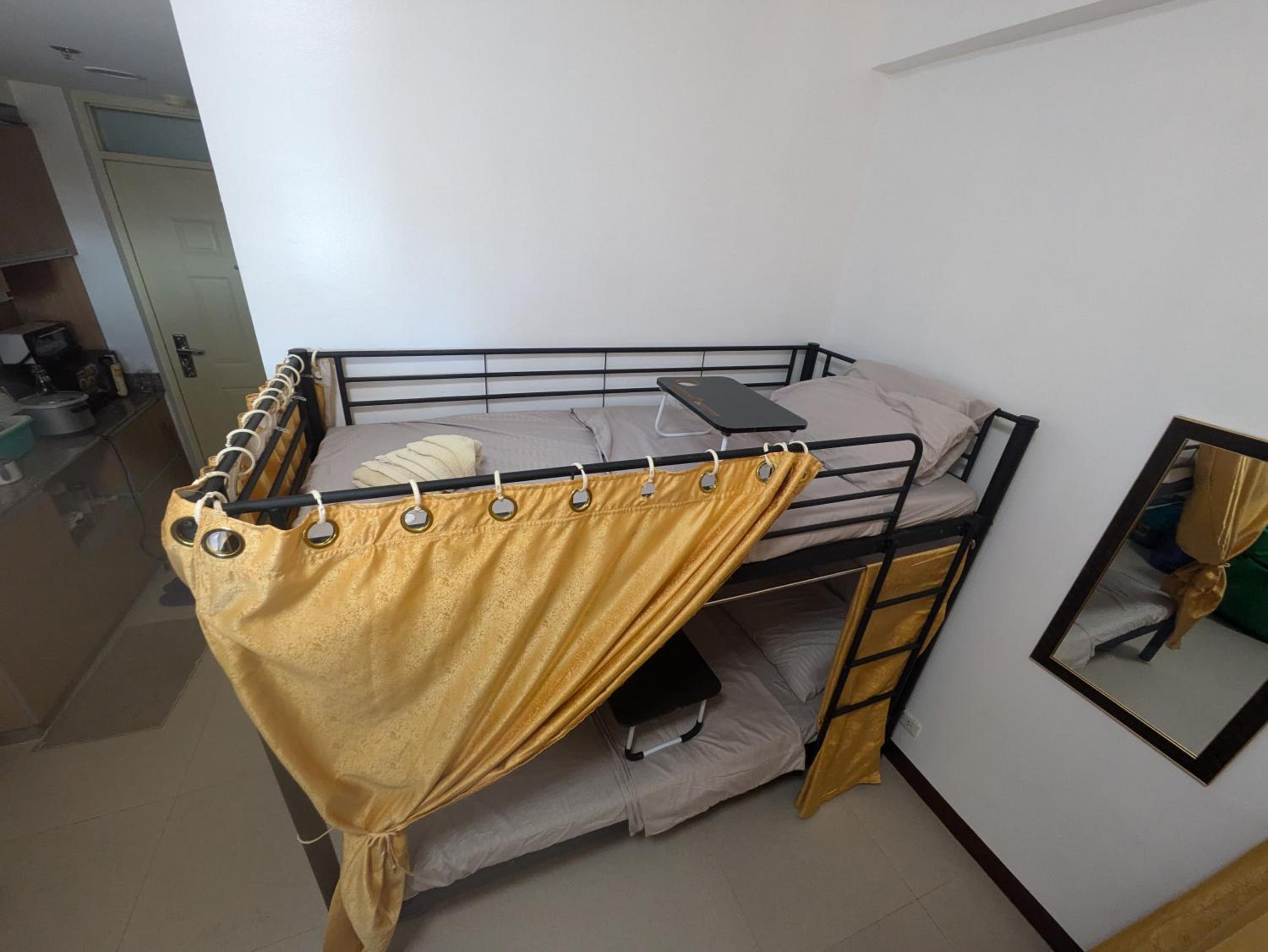 Near Airport, Affordable Coliving Space for Backpackers with Pool, Gym, and More view 5