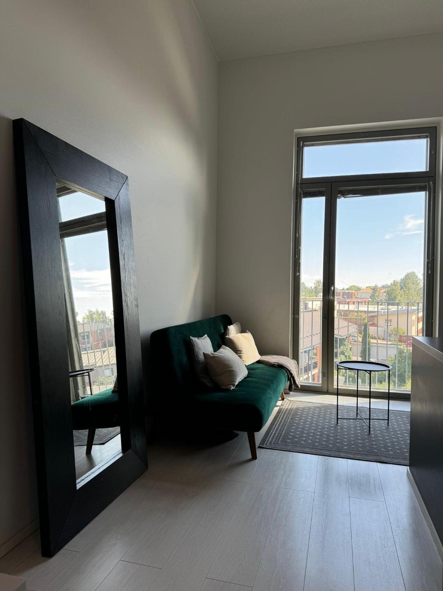 Cozy Penthouse Loft - Near the Airport view 4