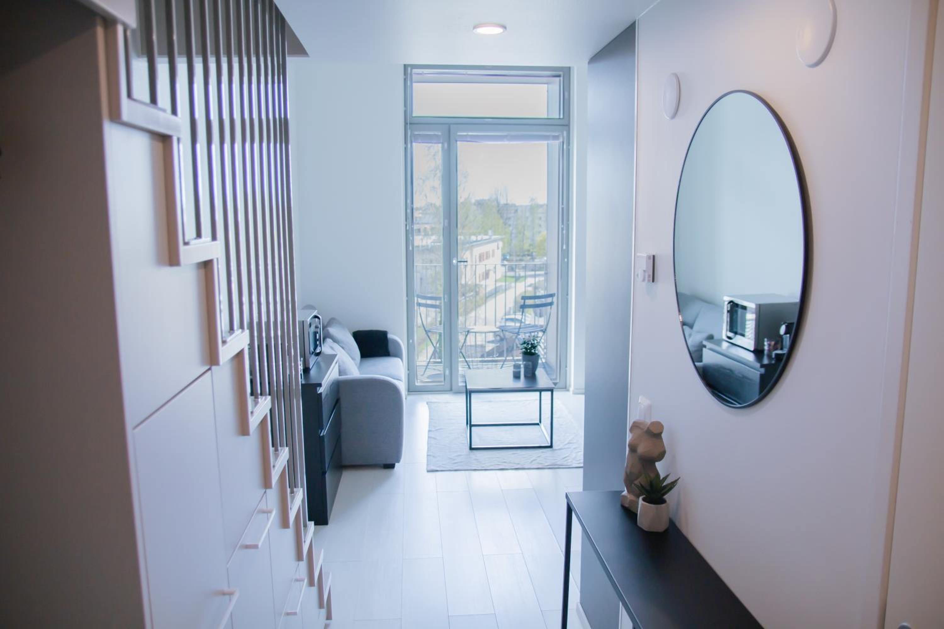 Cozy Penthouse Loft - Near the Airport view 3
